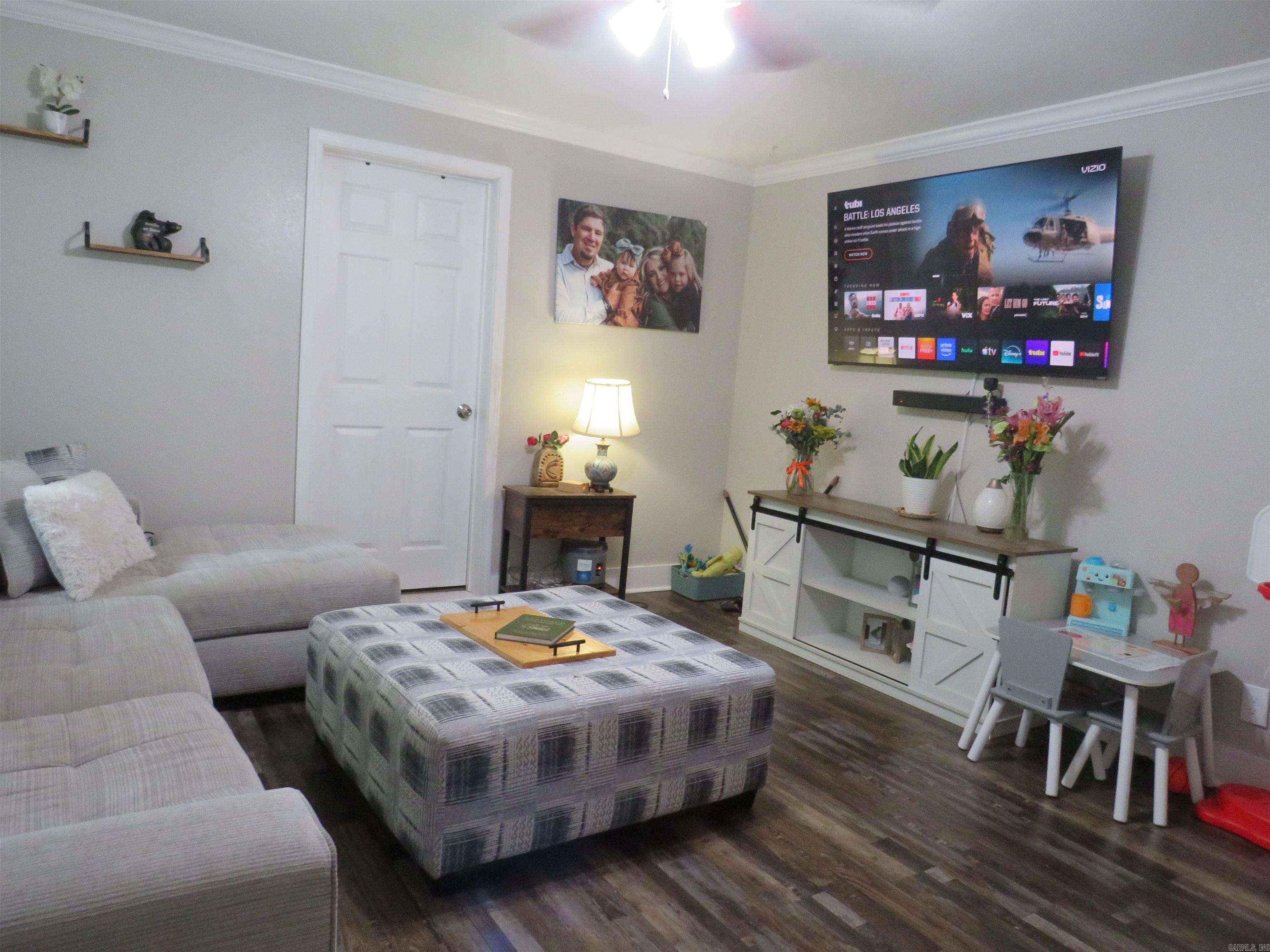 403 W Walnut Street