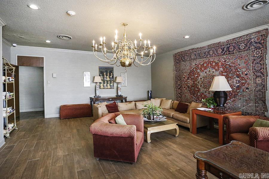 700 E 9th Street 3C