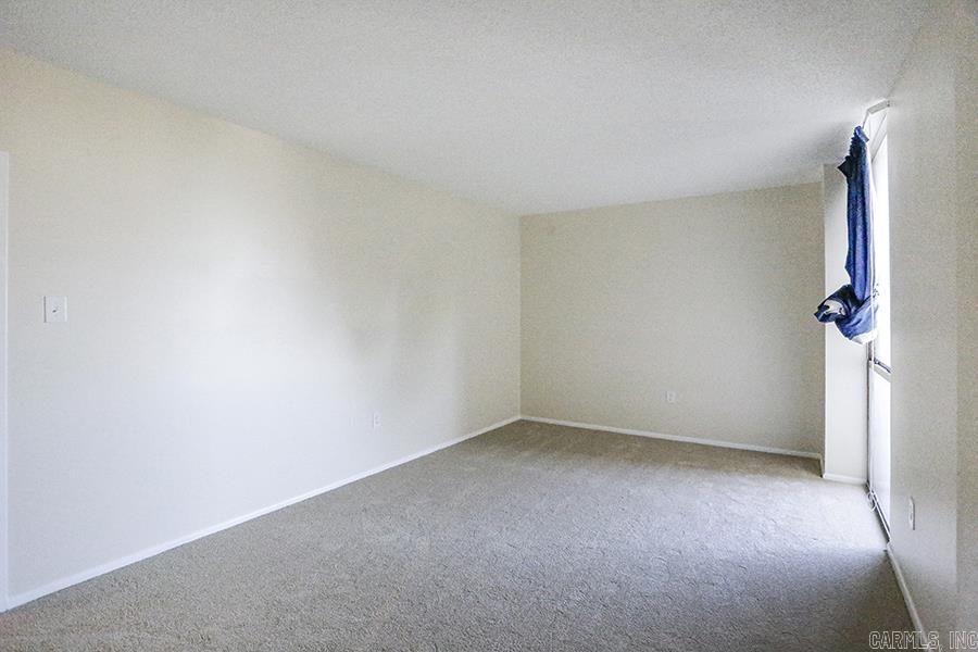 700 E 9th Street 3C