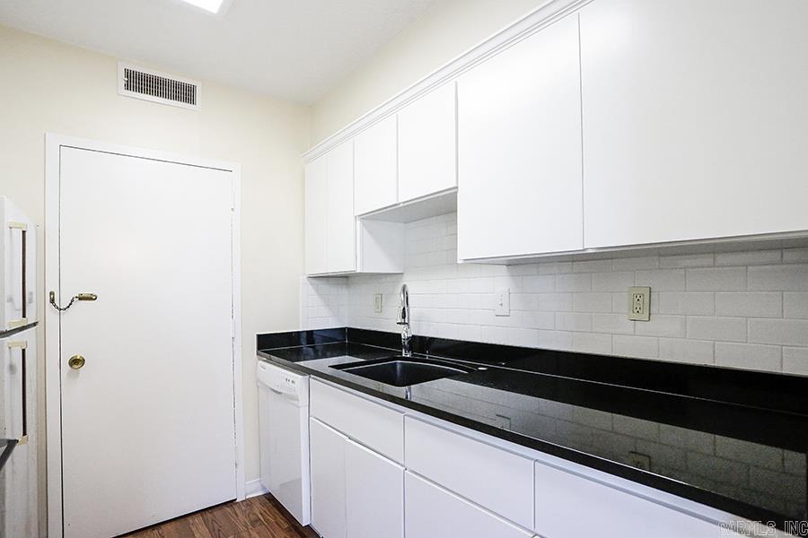 700 E 9th Street 3C