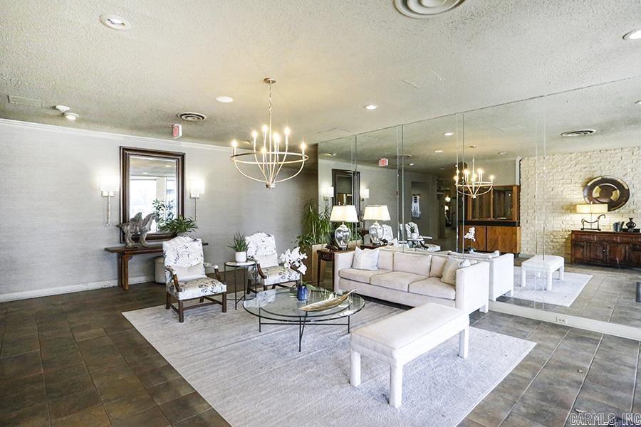 700 E 9th Street 3C