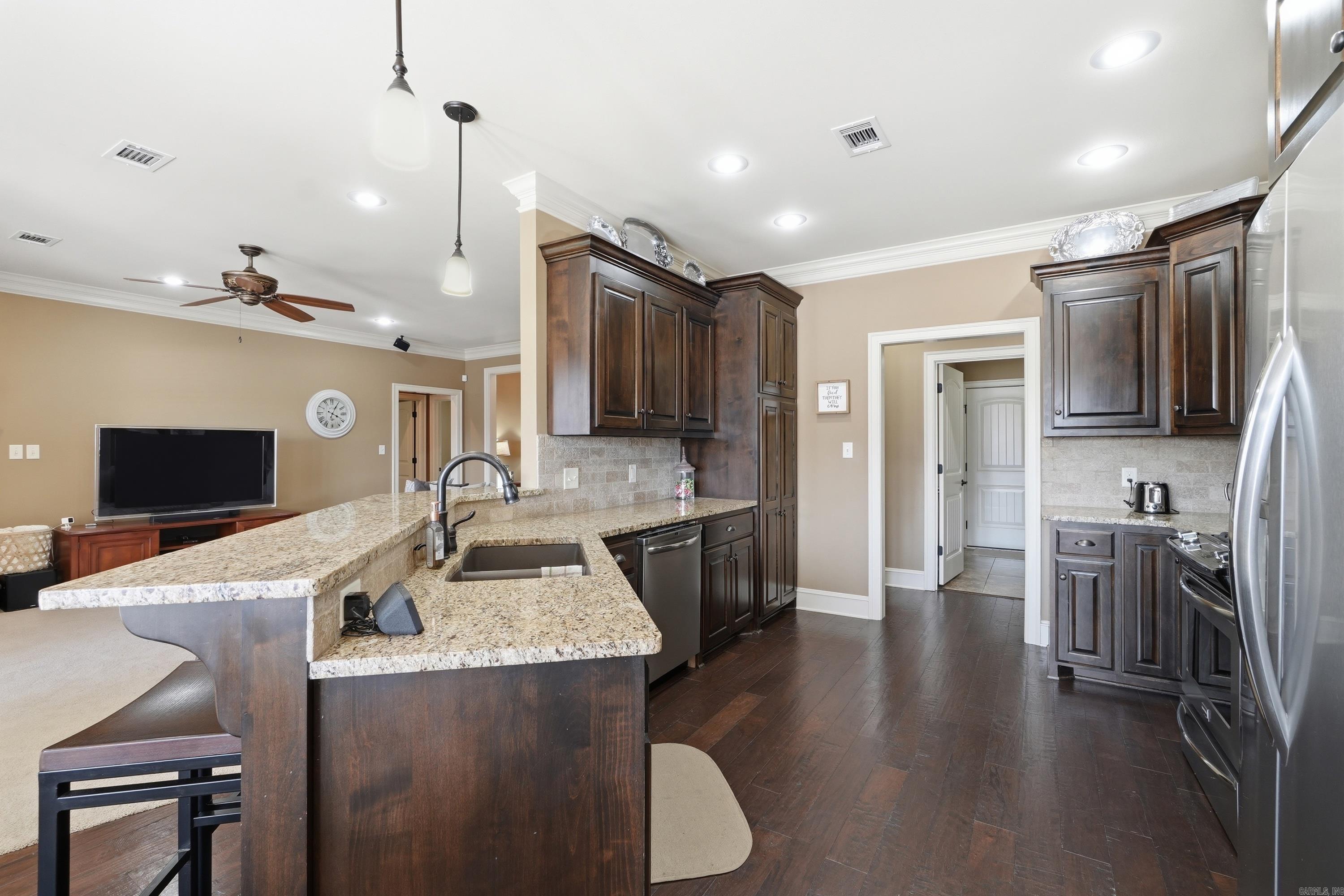 1485 Blackwood Cove