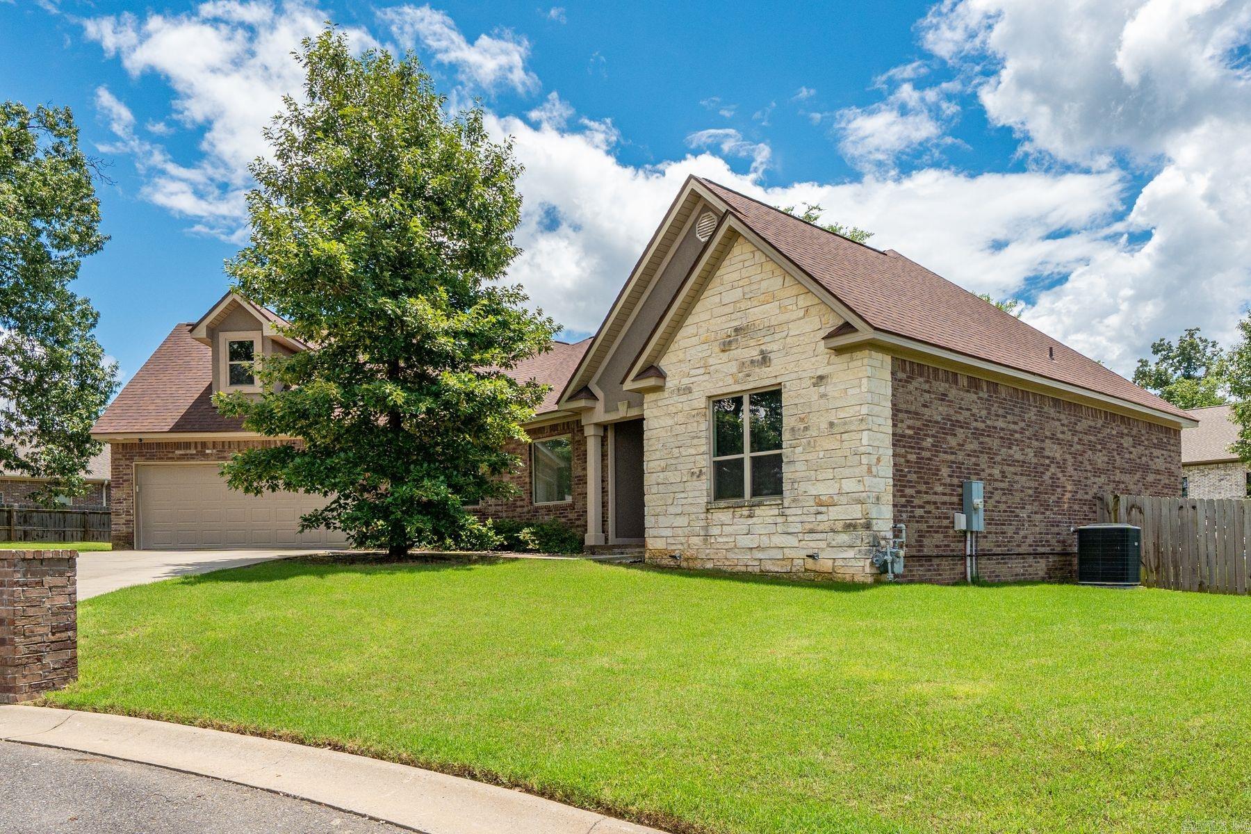 113 Winter Oak Place
