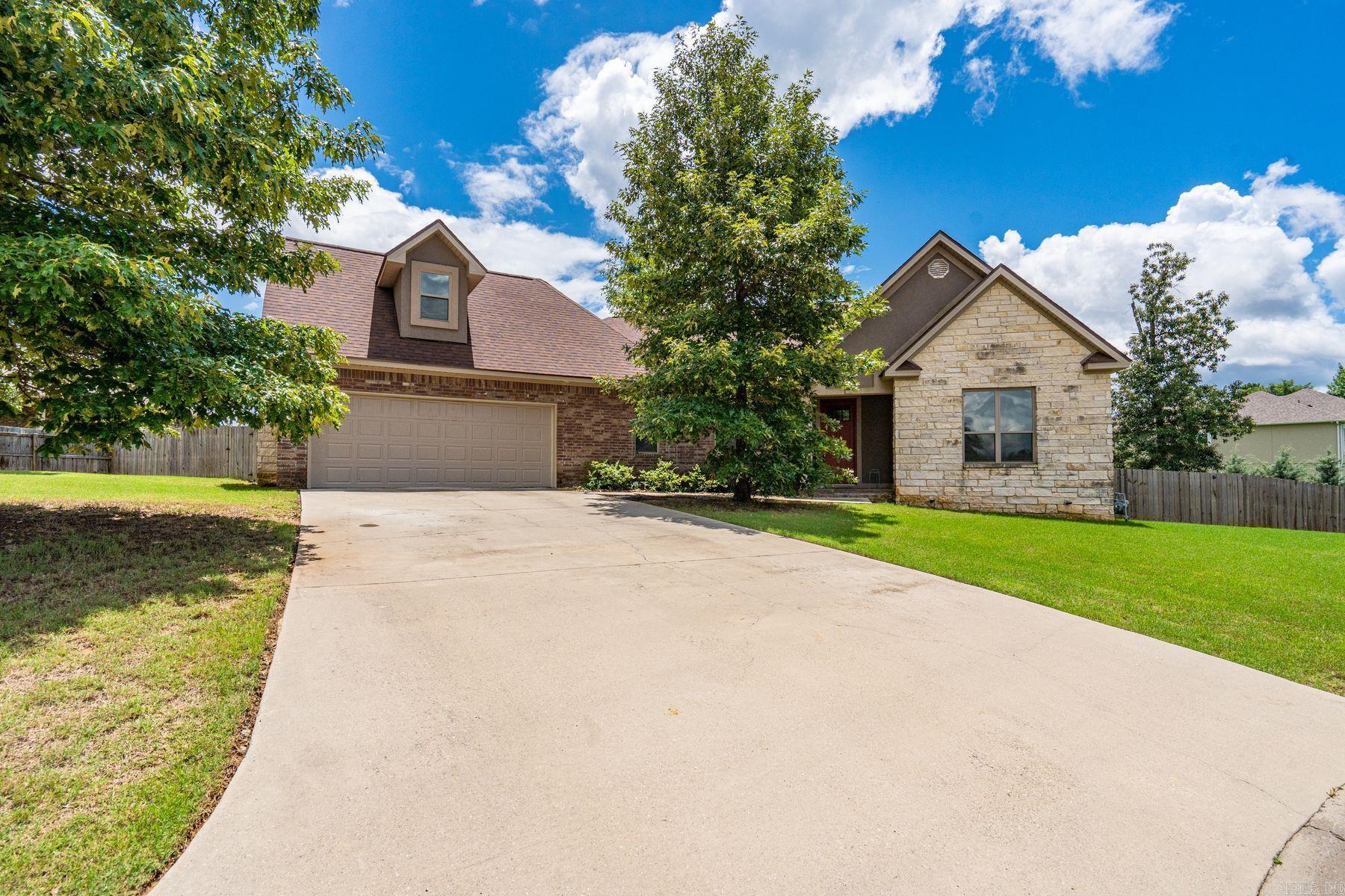 113 Winter Oak Place