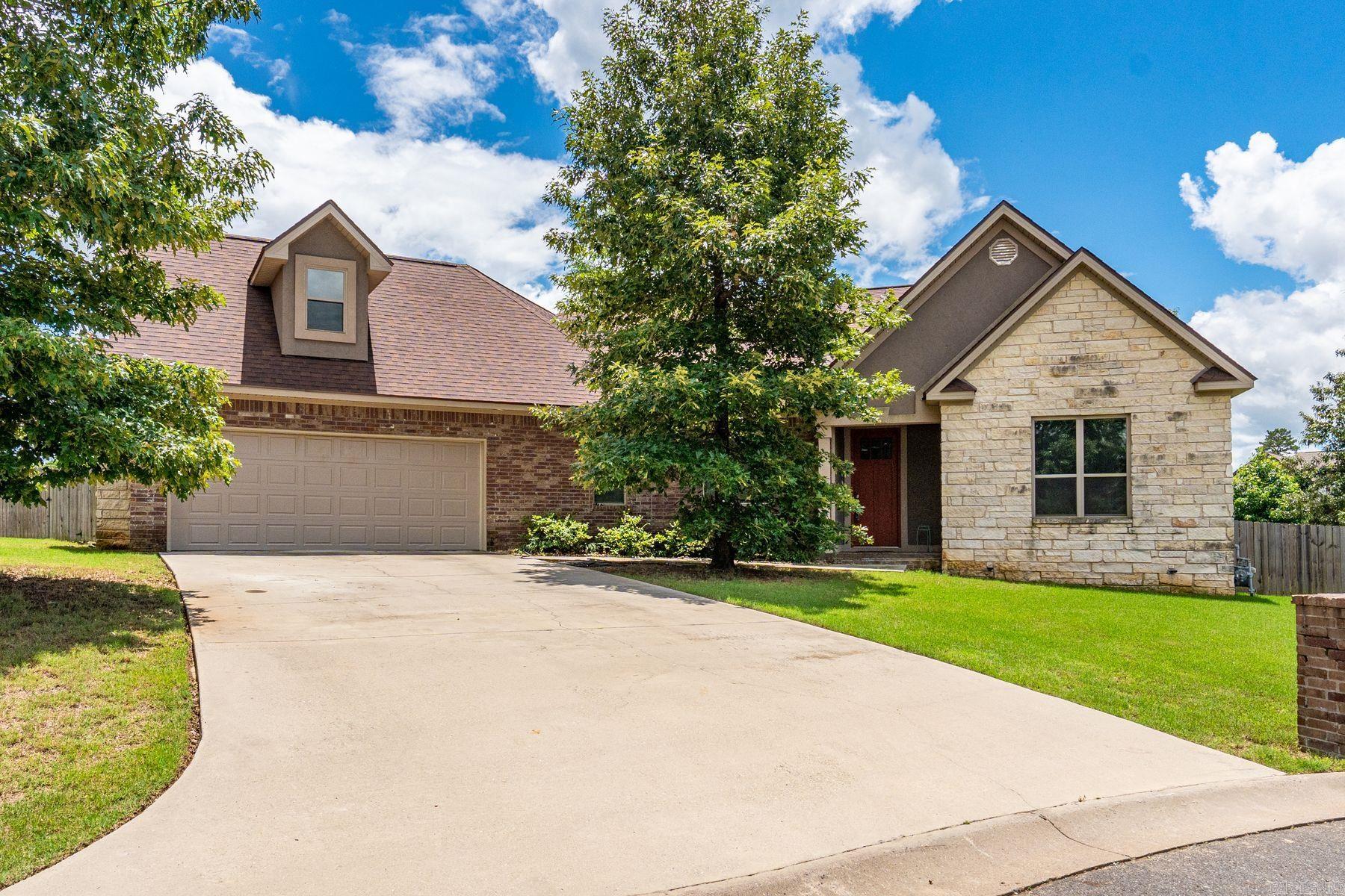 113 Winter Oak Place