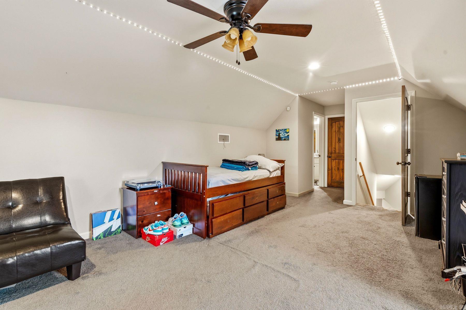 113 Winter Oak Place