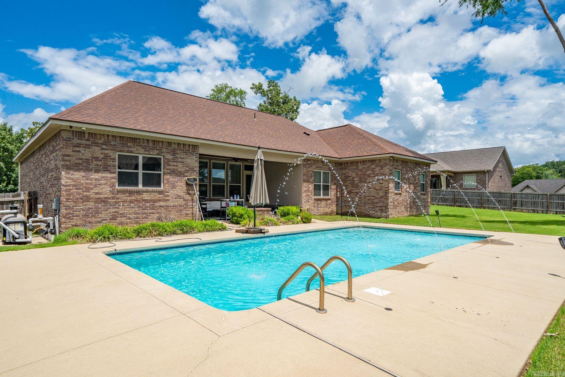 113 Winter Oak Place