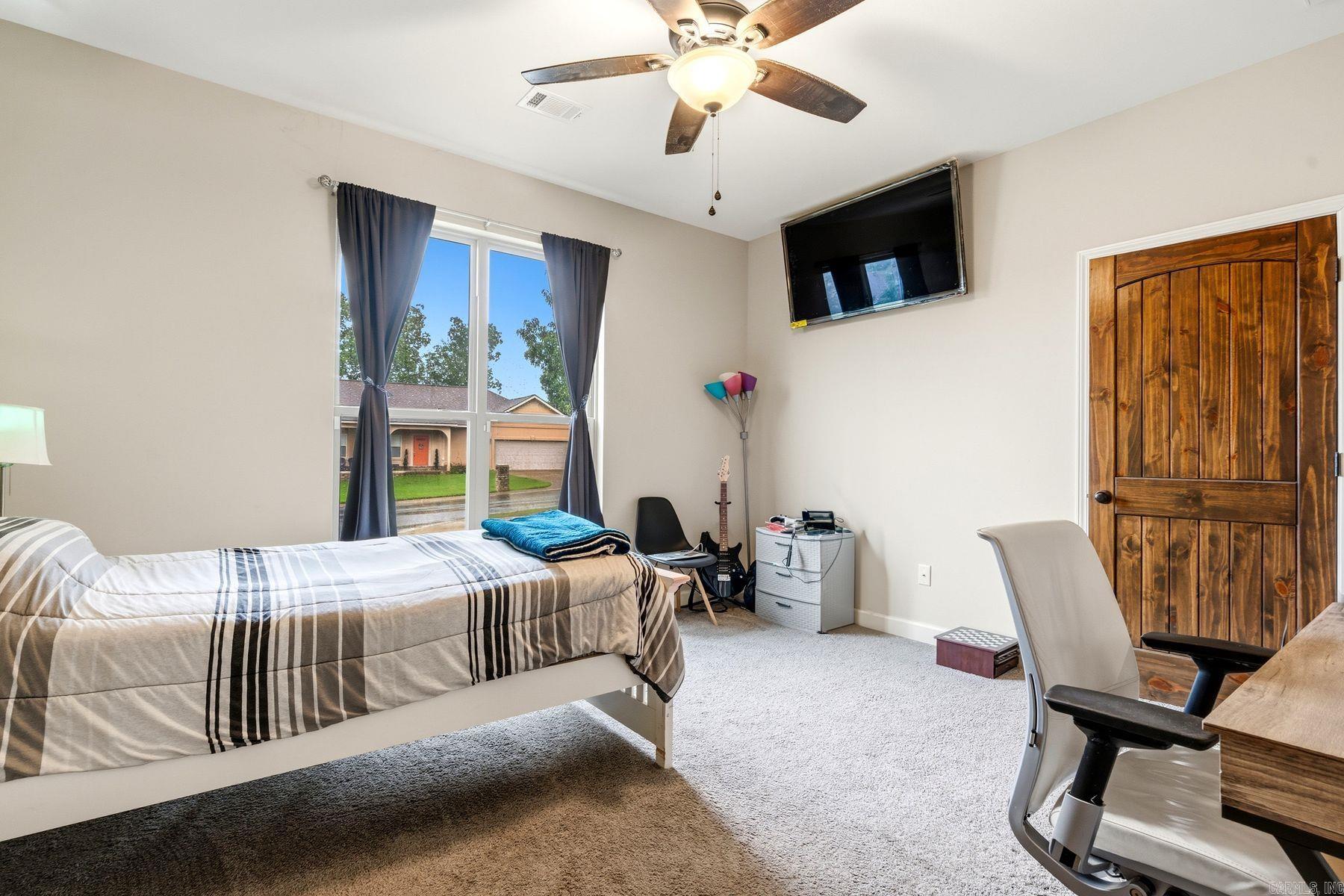 113 Winter Oak Place