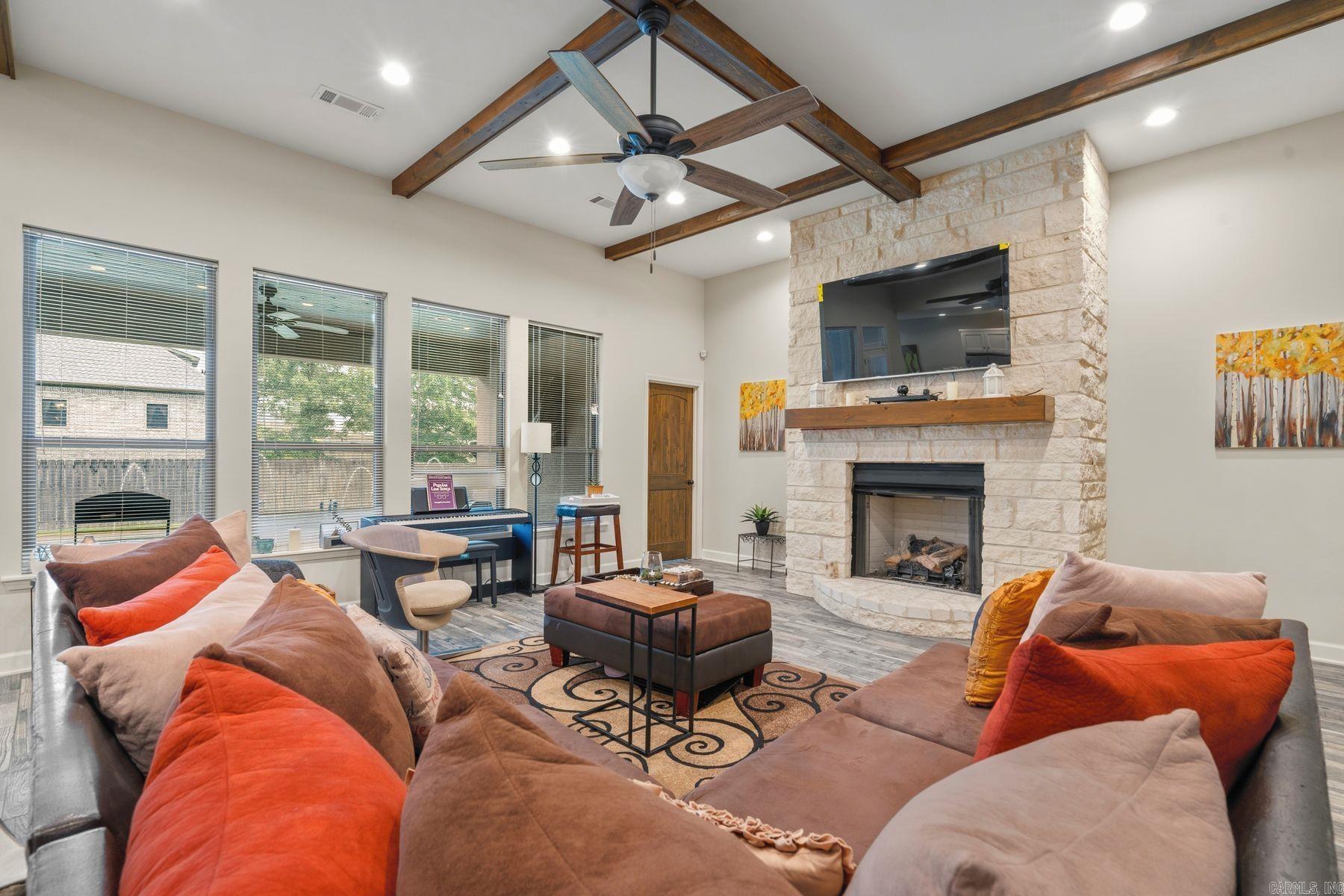 113 Winter Oak Place