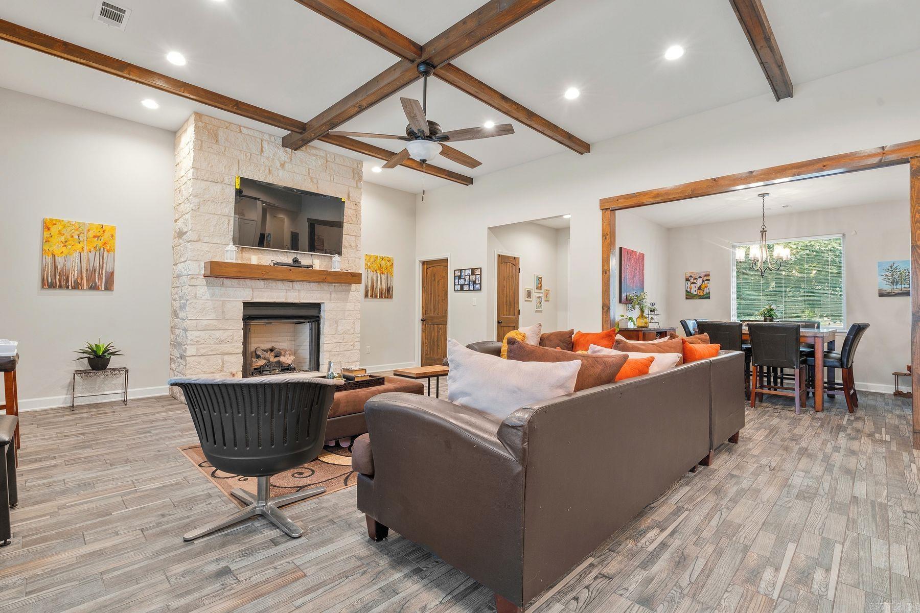 113 Winter Oak Place