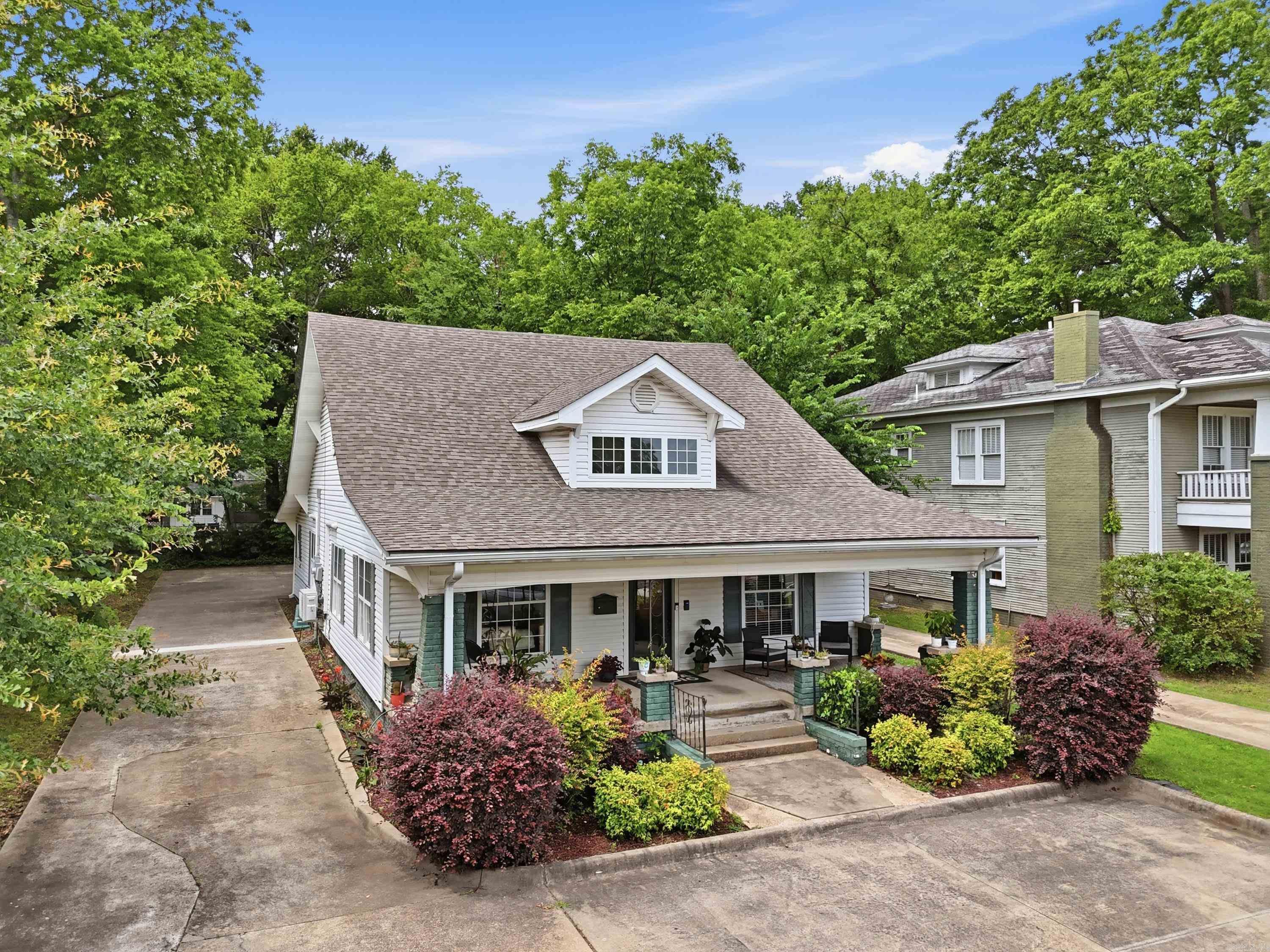 523 LOCUST Avenue