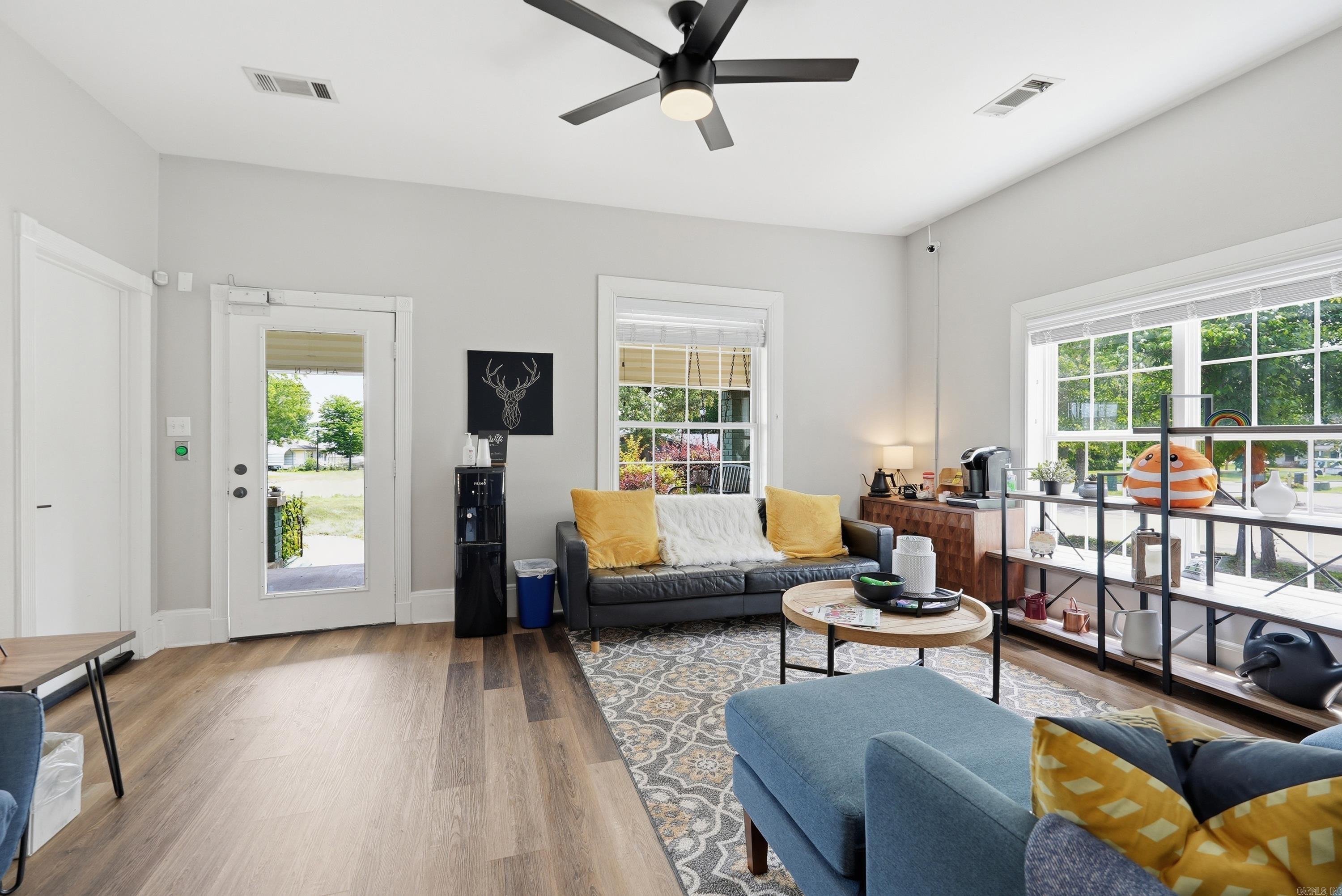 523 LOCUST Avenue