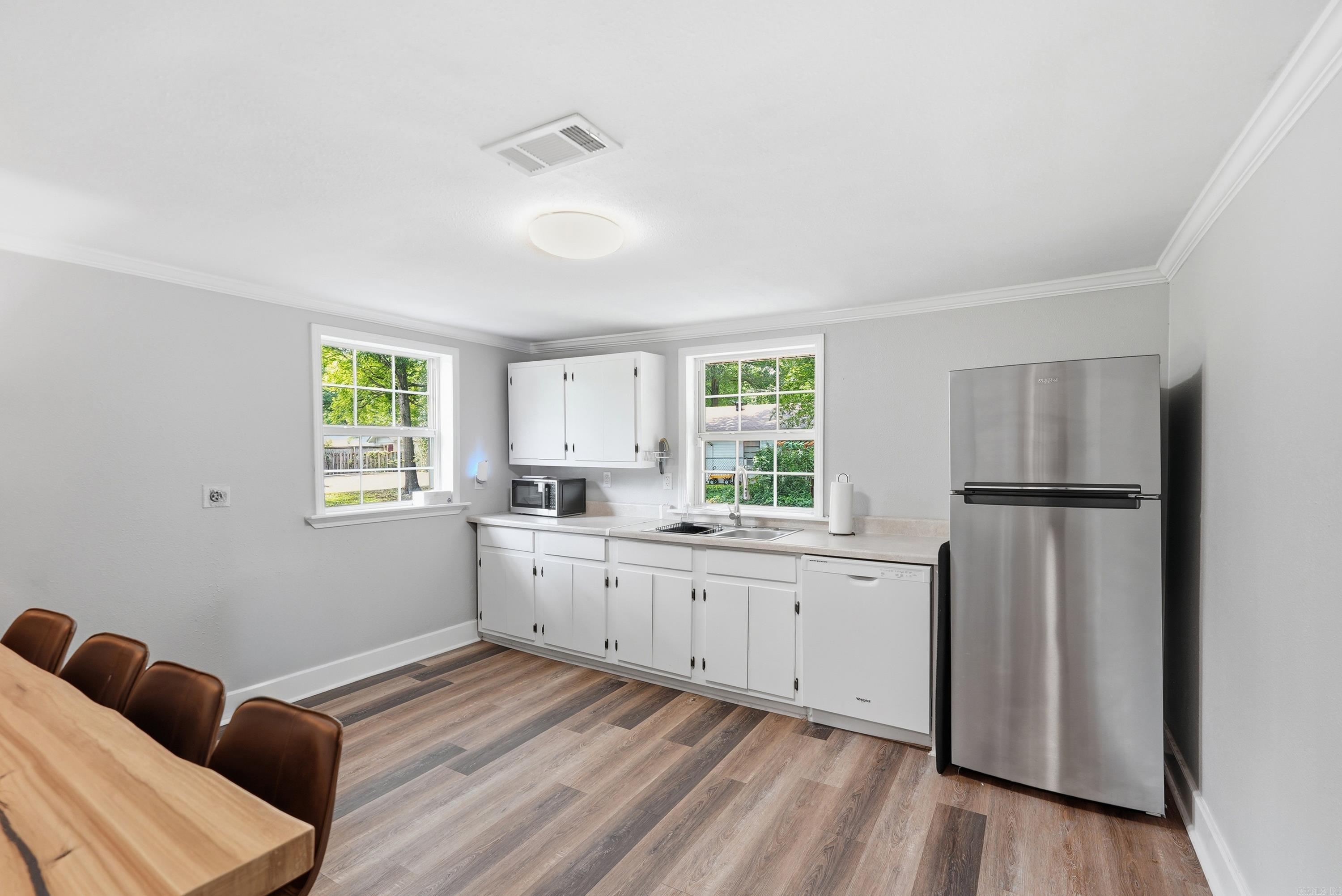 523 LOCUST Avenue