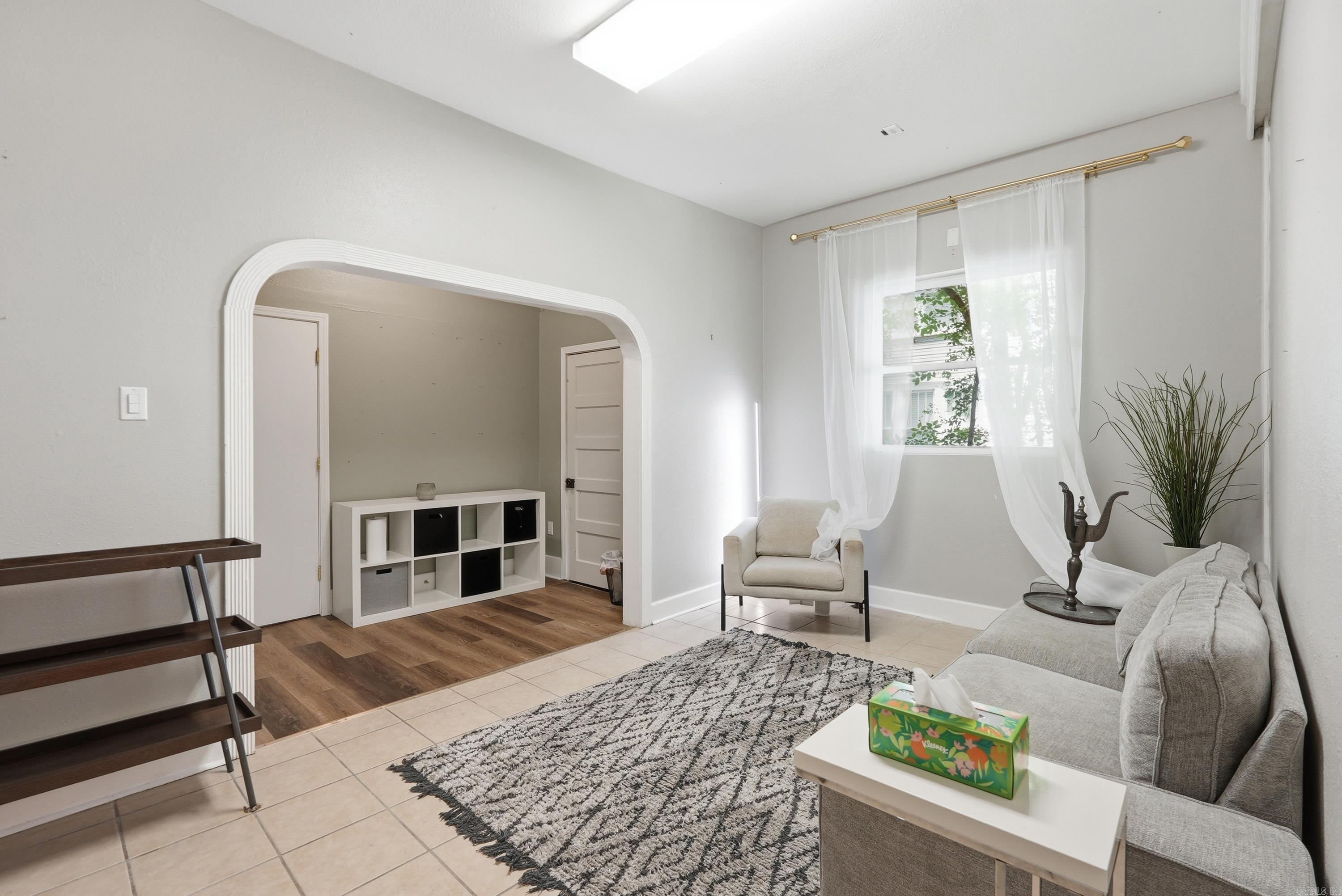 523 LOCUST Avenue