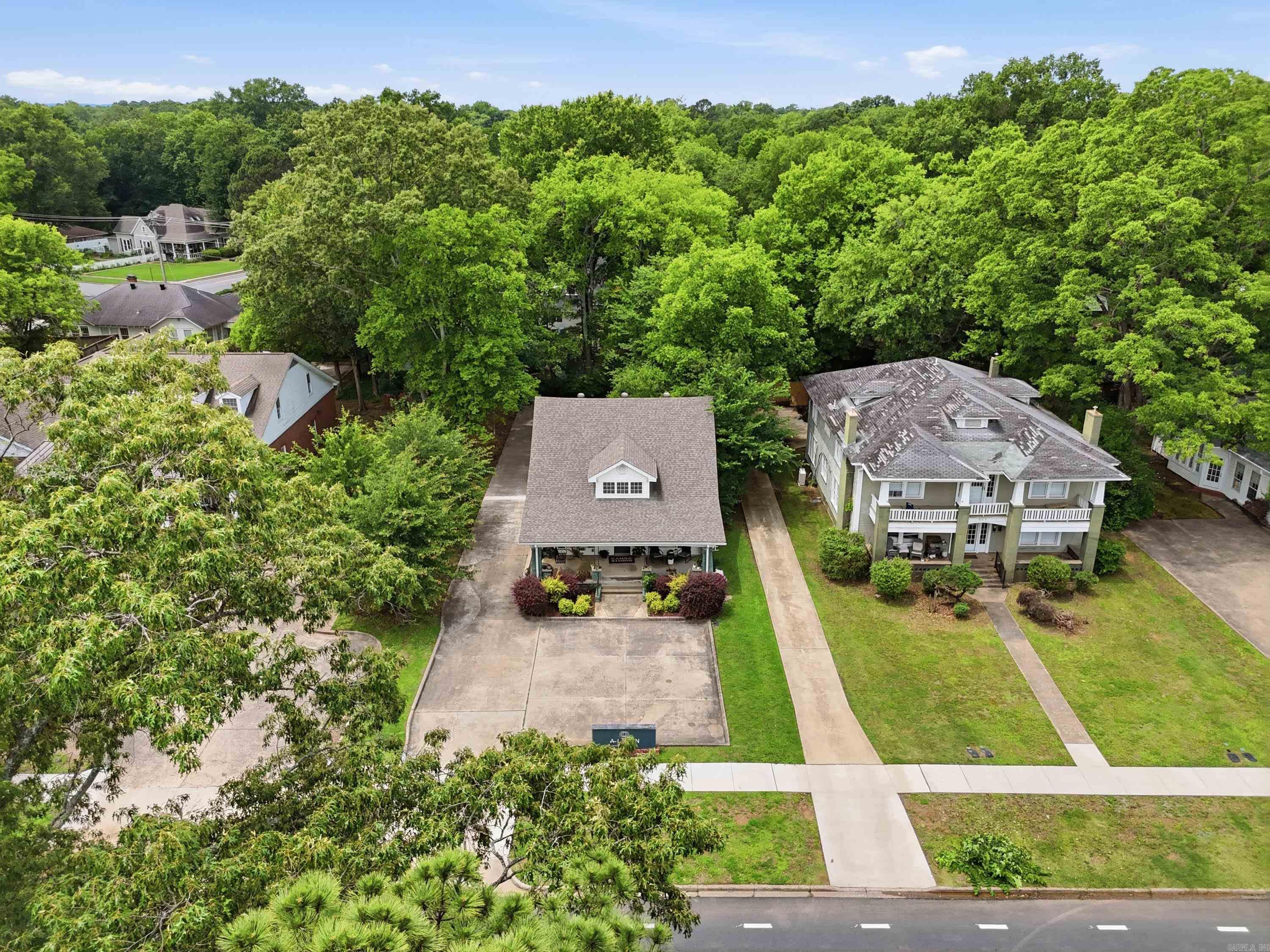 523 LOCUST Avenue