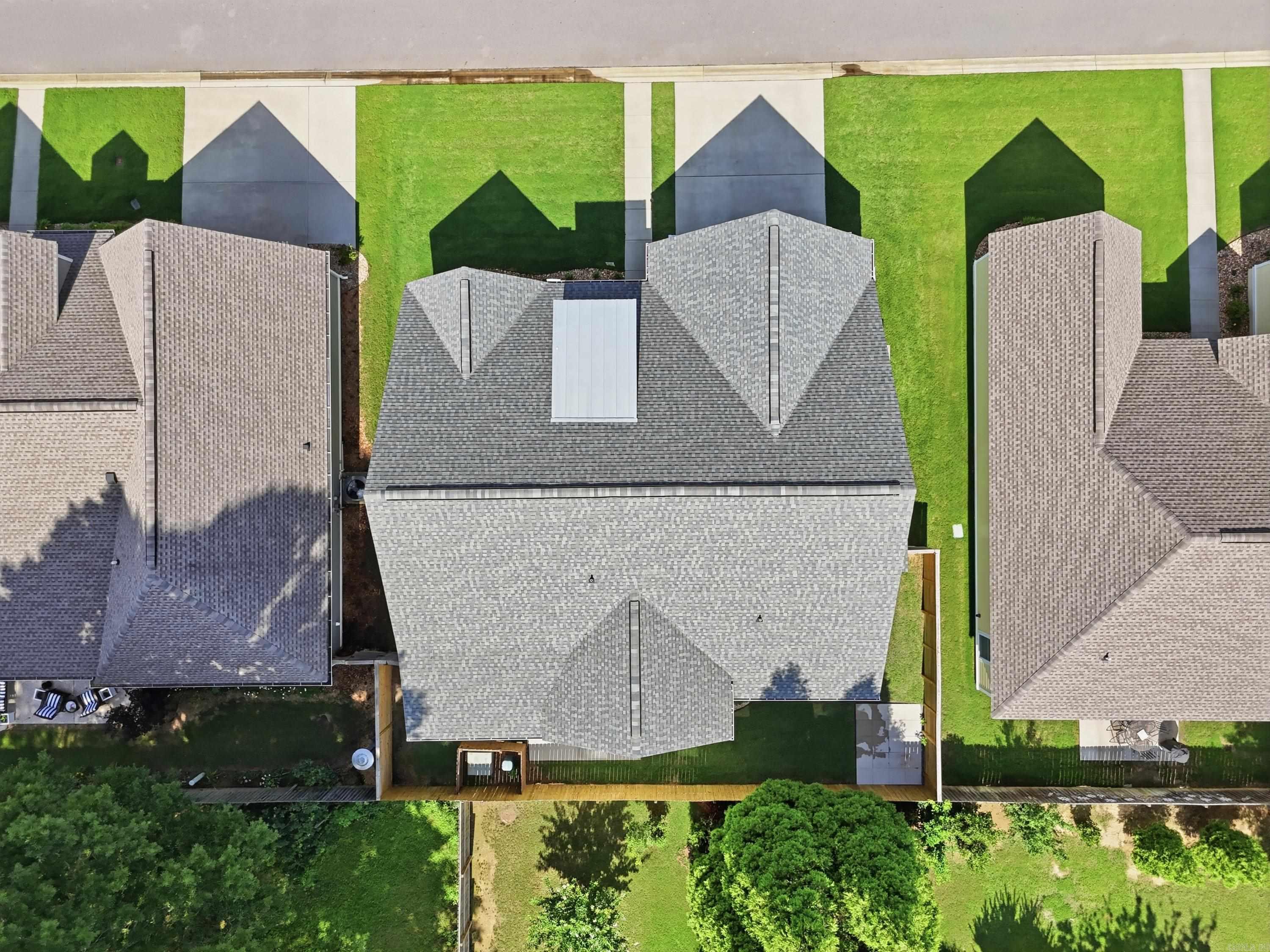 940 Woodland Cove