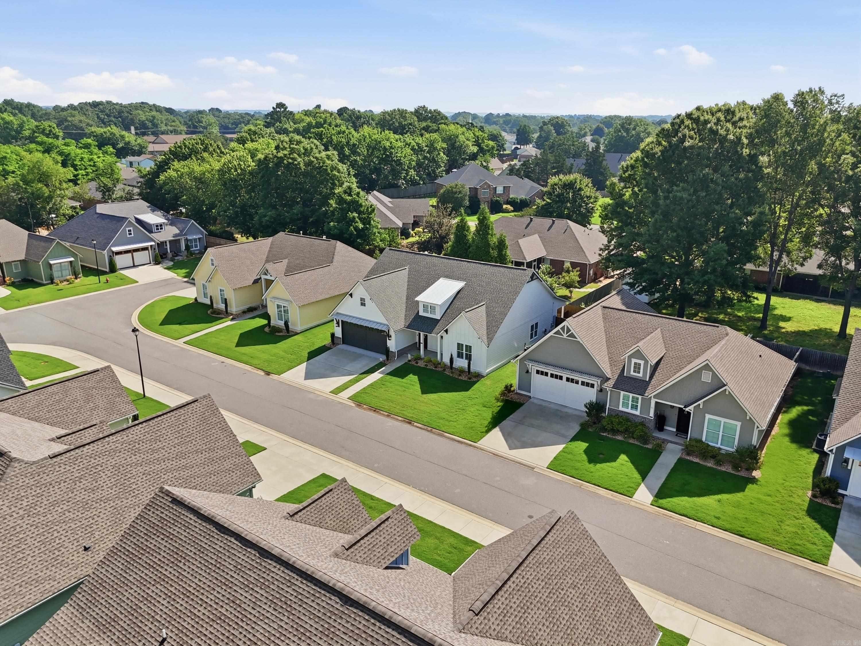 940 Woodland Cove