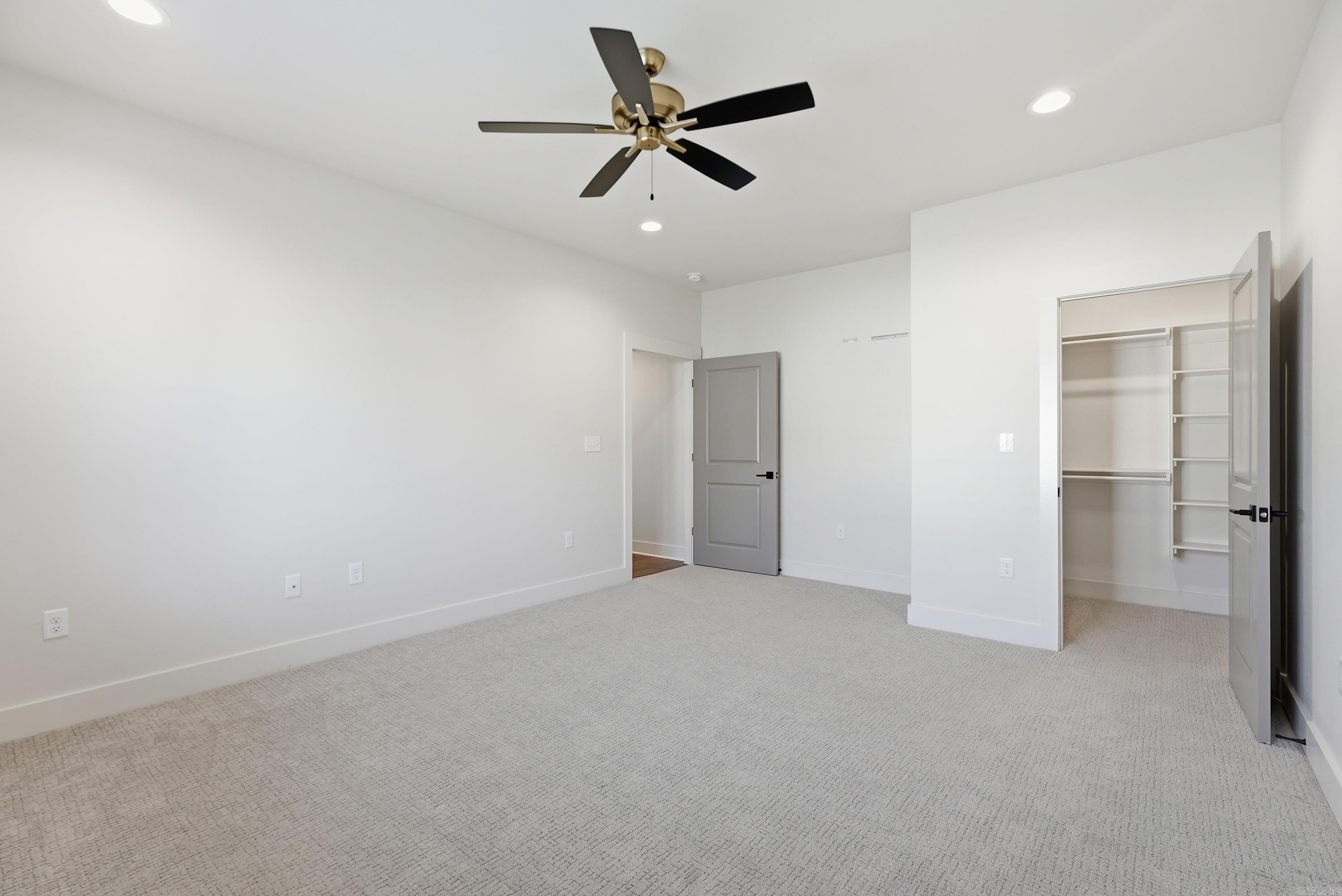 940 Woodland Cove