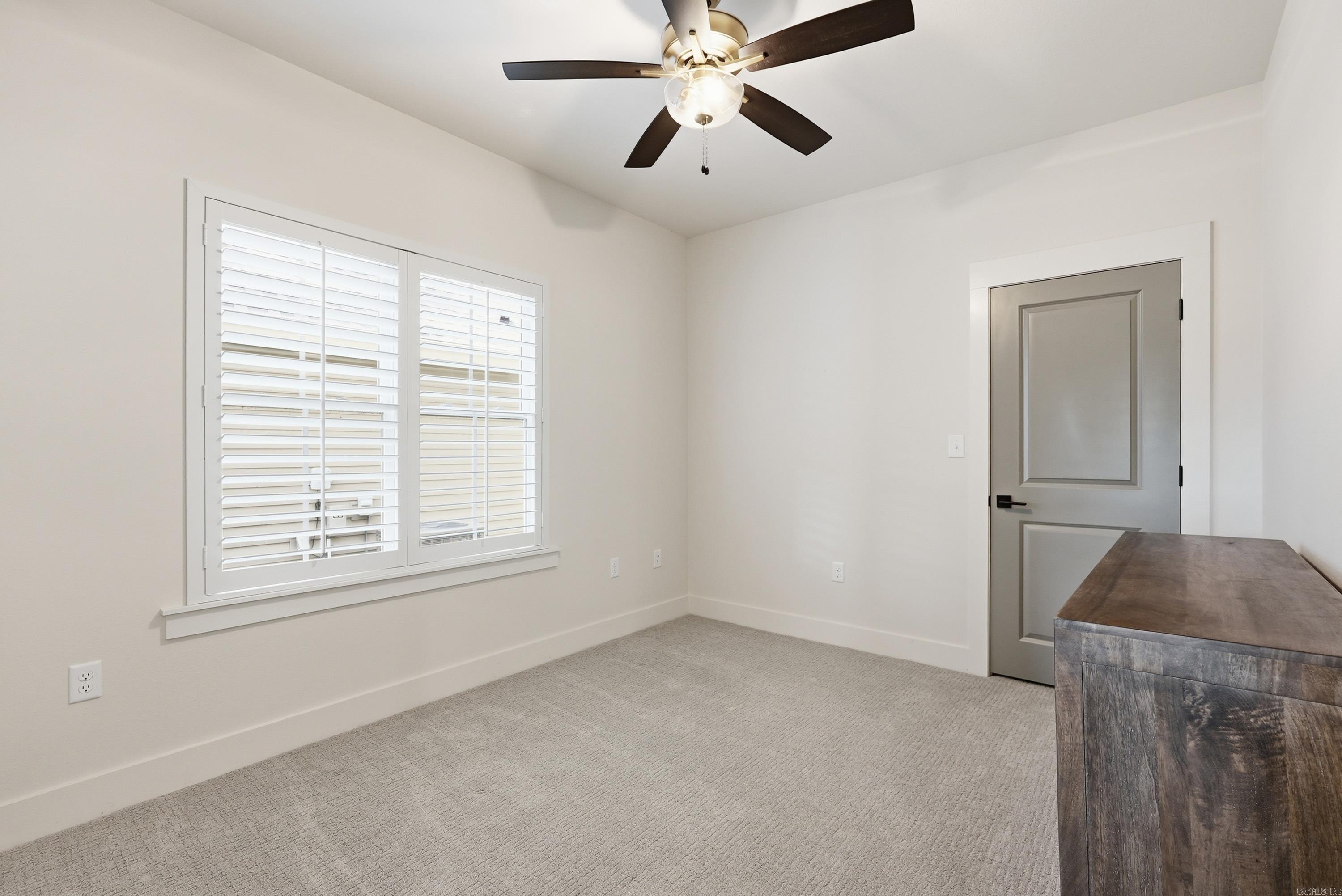 940 Woodland Cove