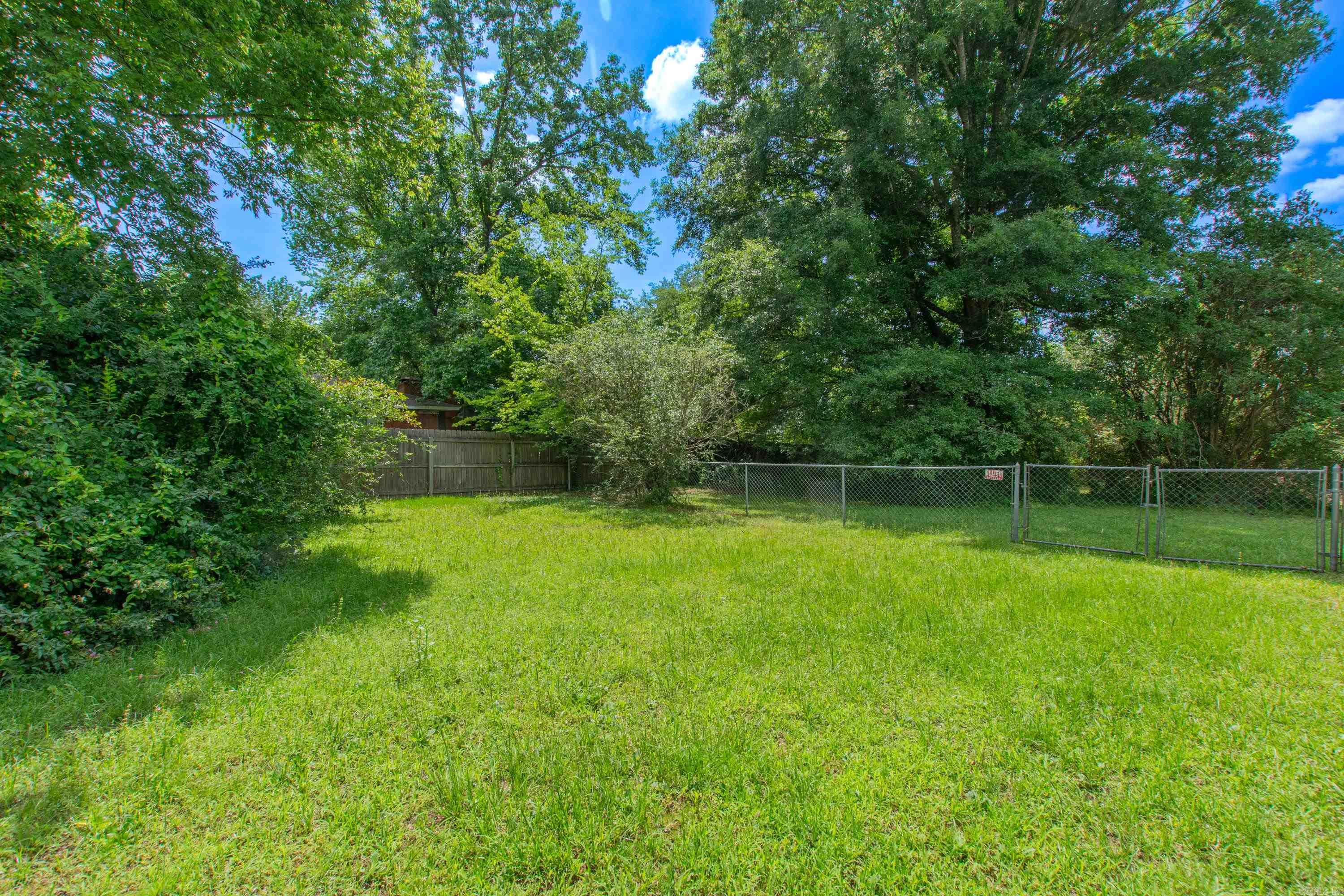 1323 Columbia Ave