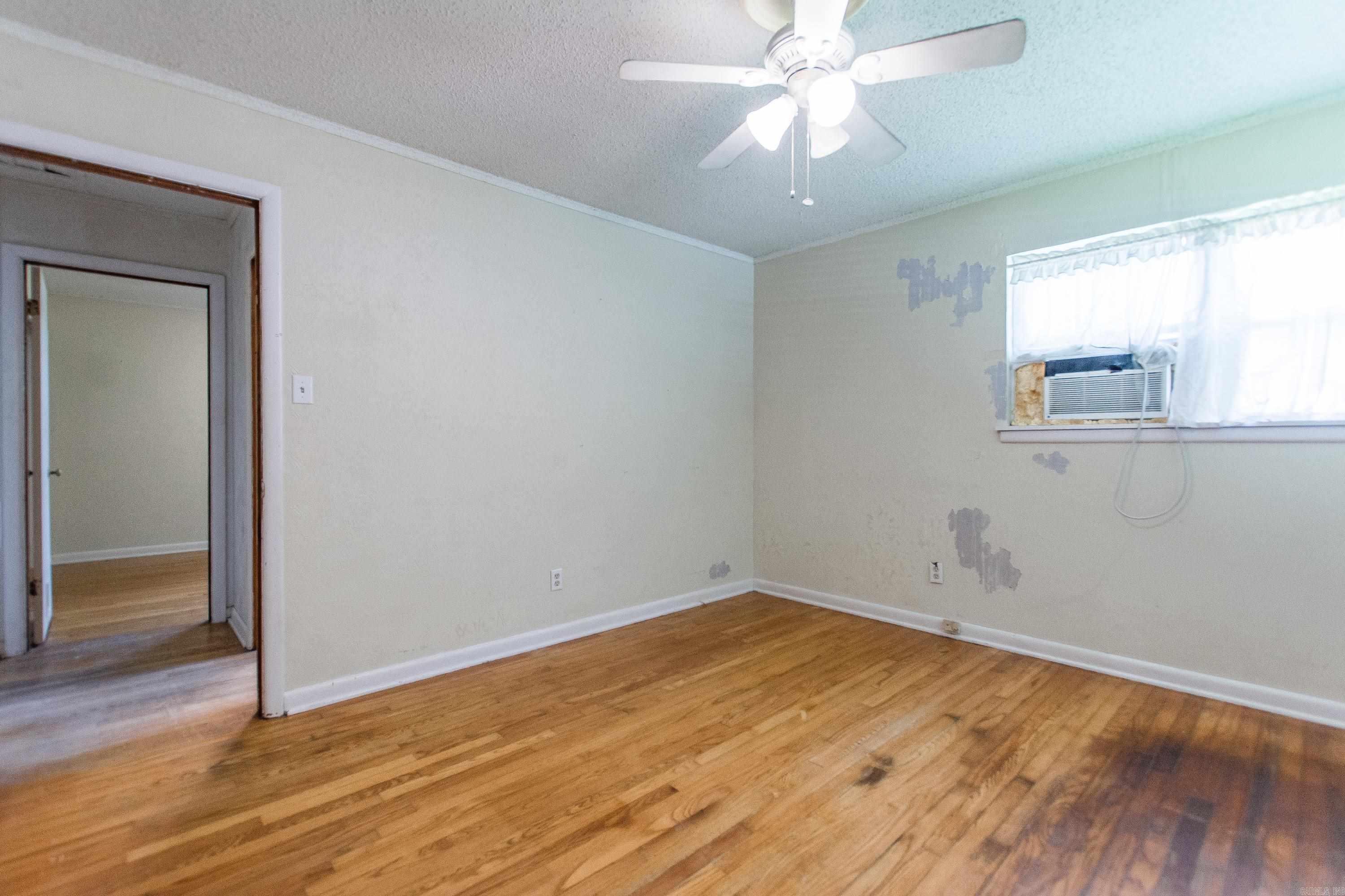 1323 Columbia Ave