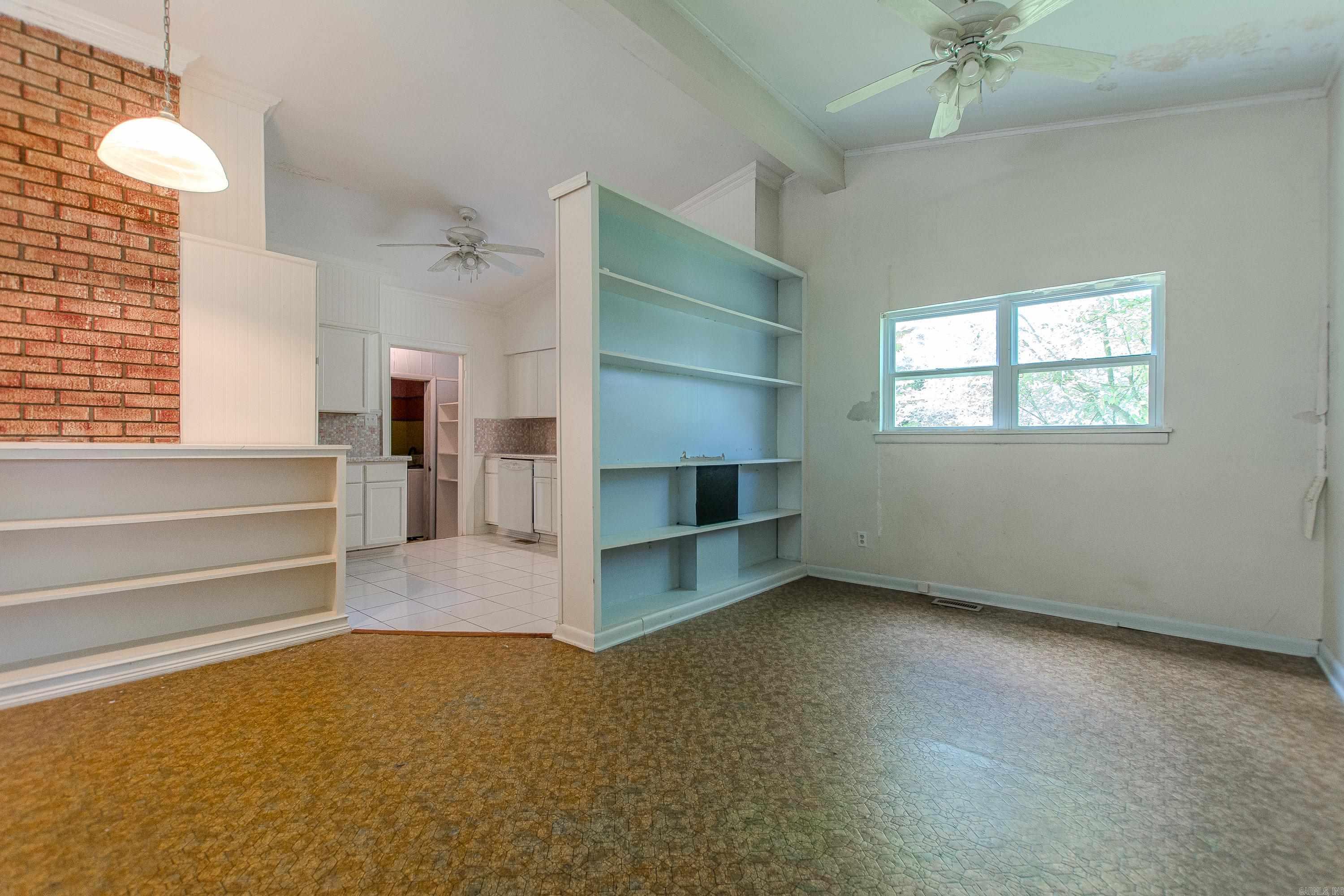 1323 Columbia Ave
