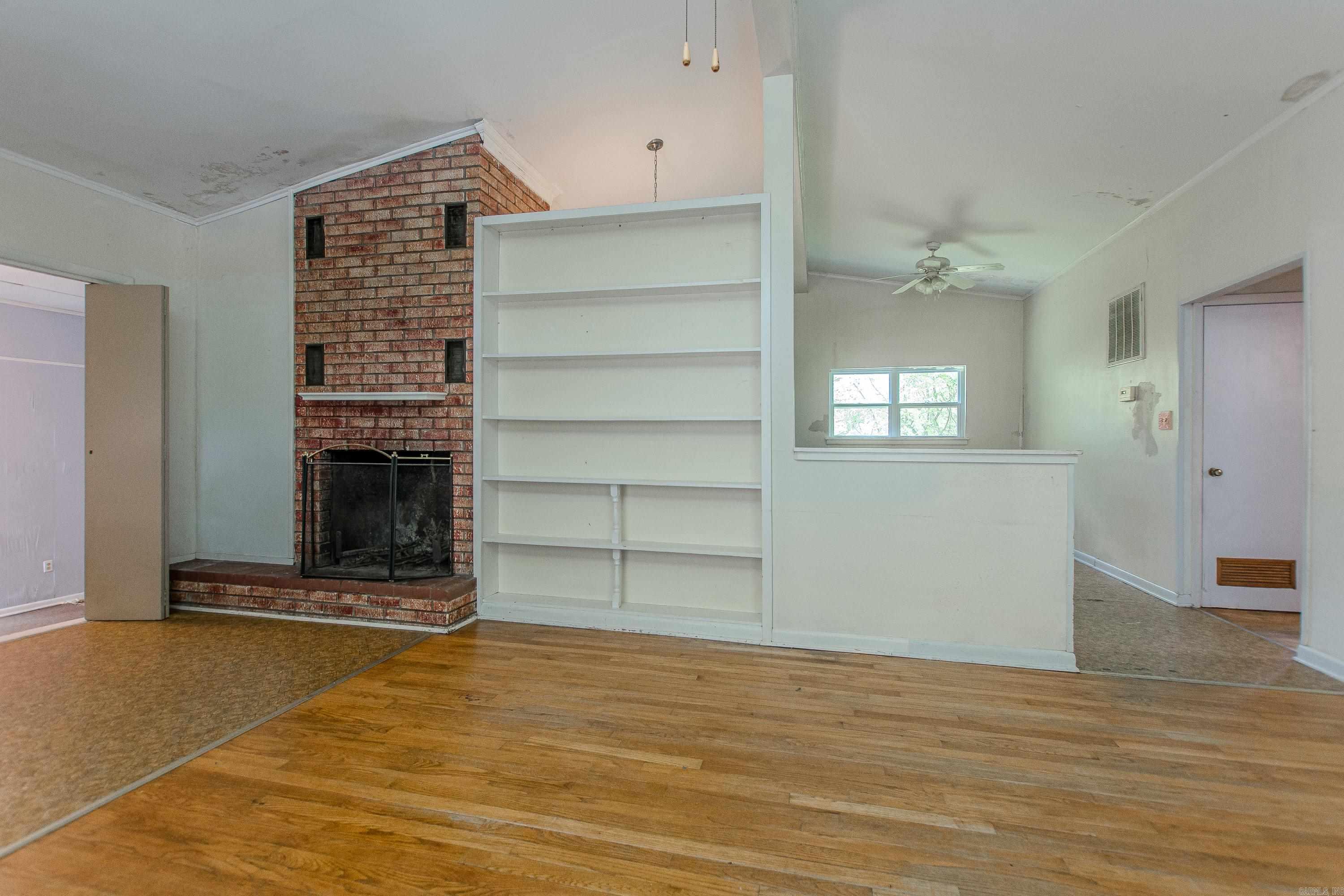 1323 Columbia Ave