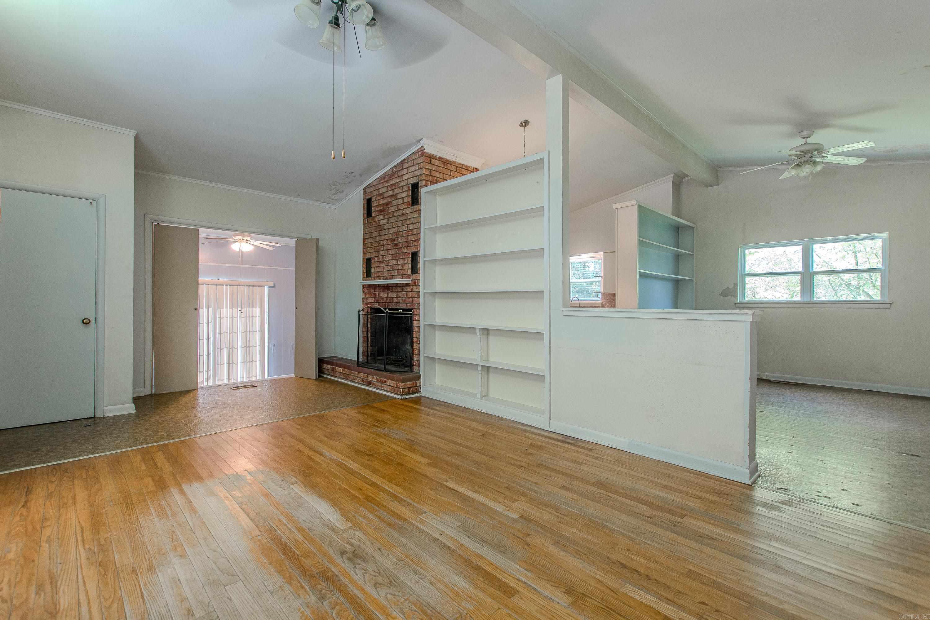 1323 Columbia Ave