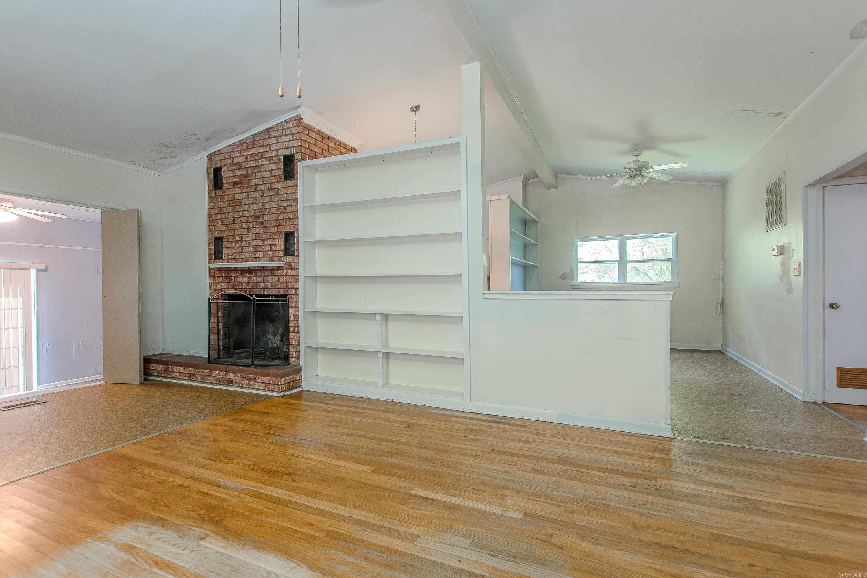 1323 Columbia Ave