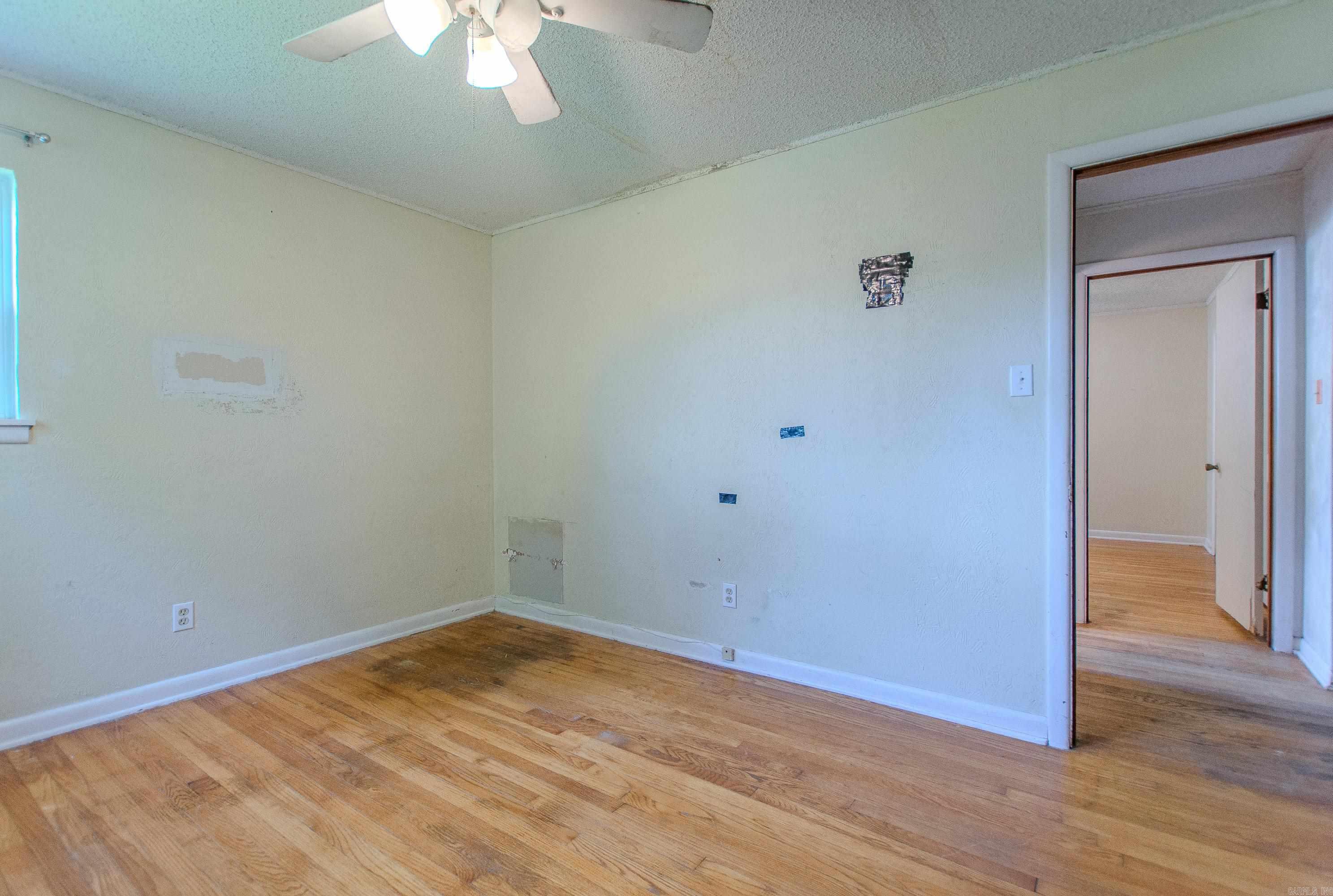 1323 Columbia Ave