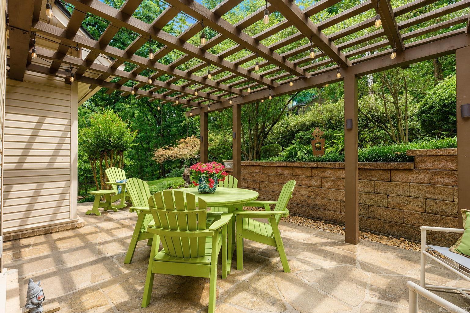 8 Carriage Court