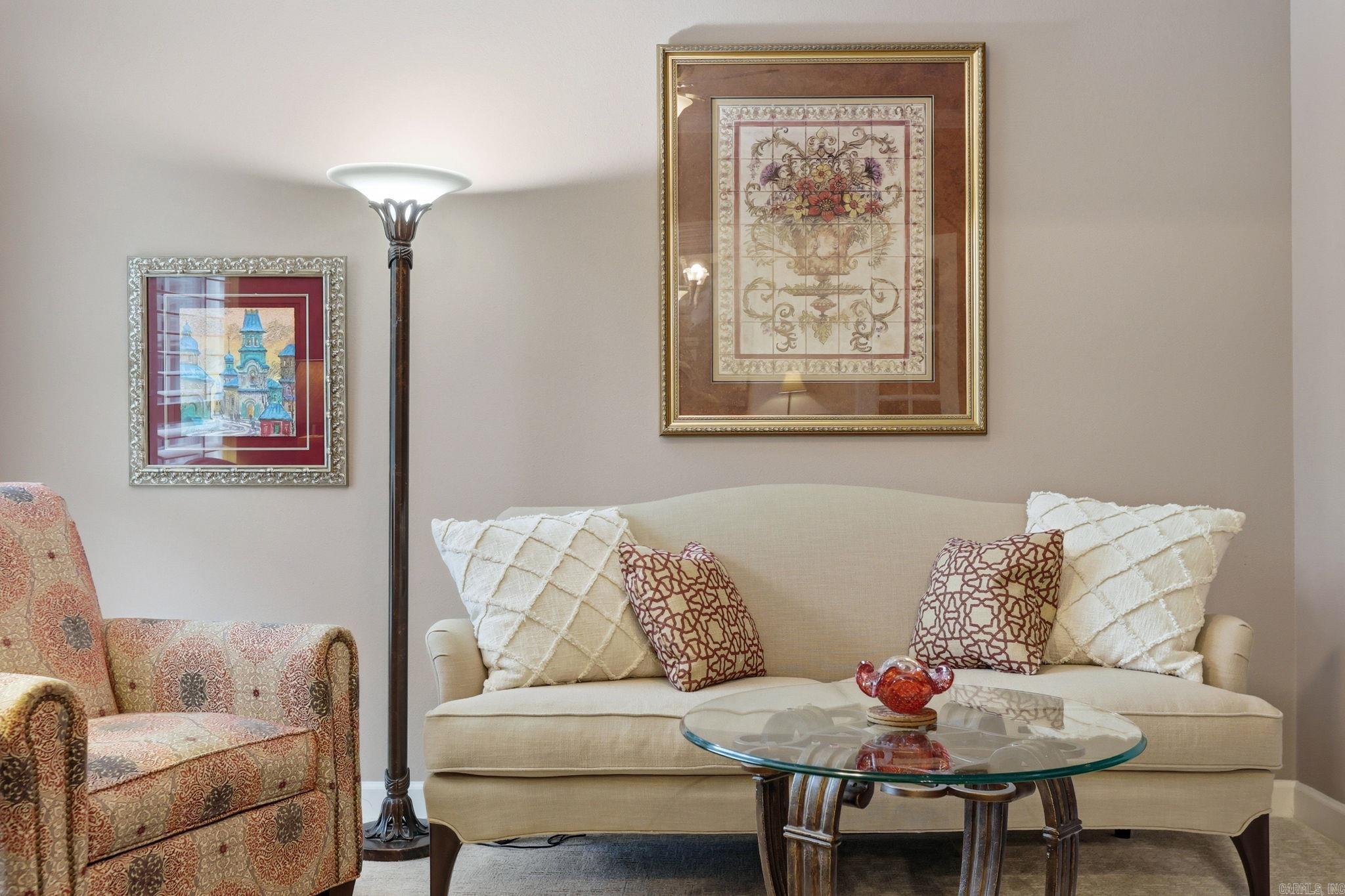 8 Carriage Court