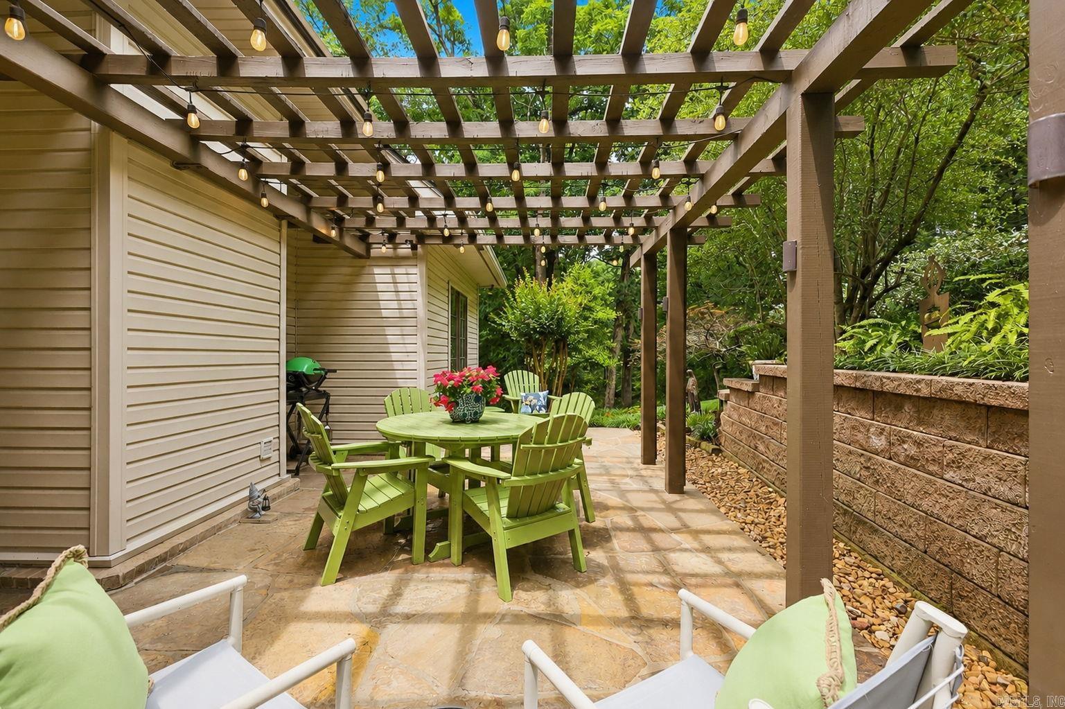 8 Carriage Court