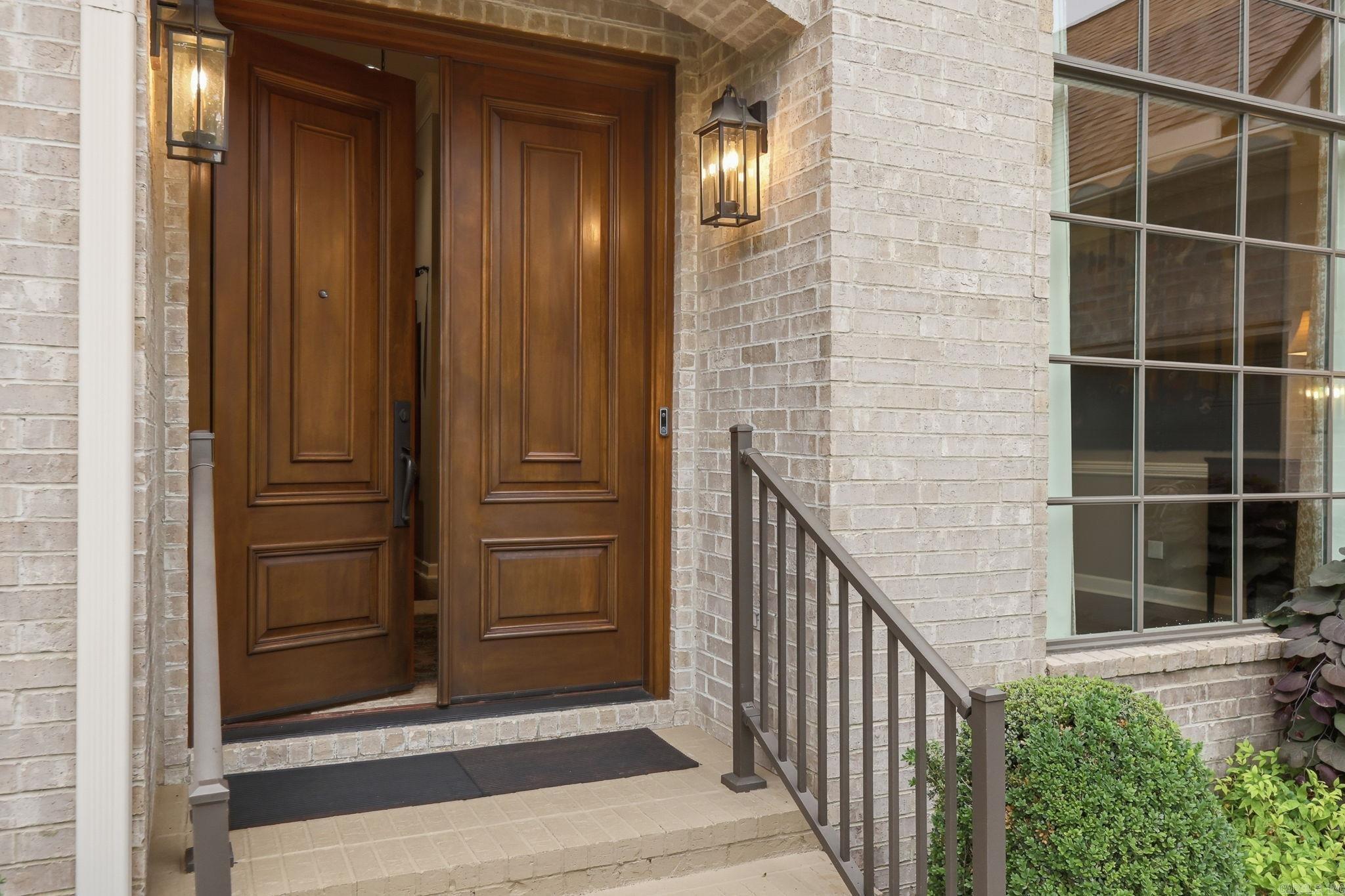 8 Carriage Court