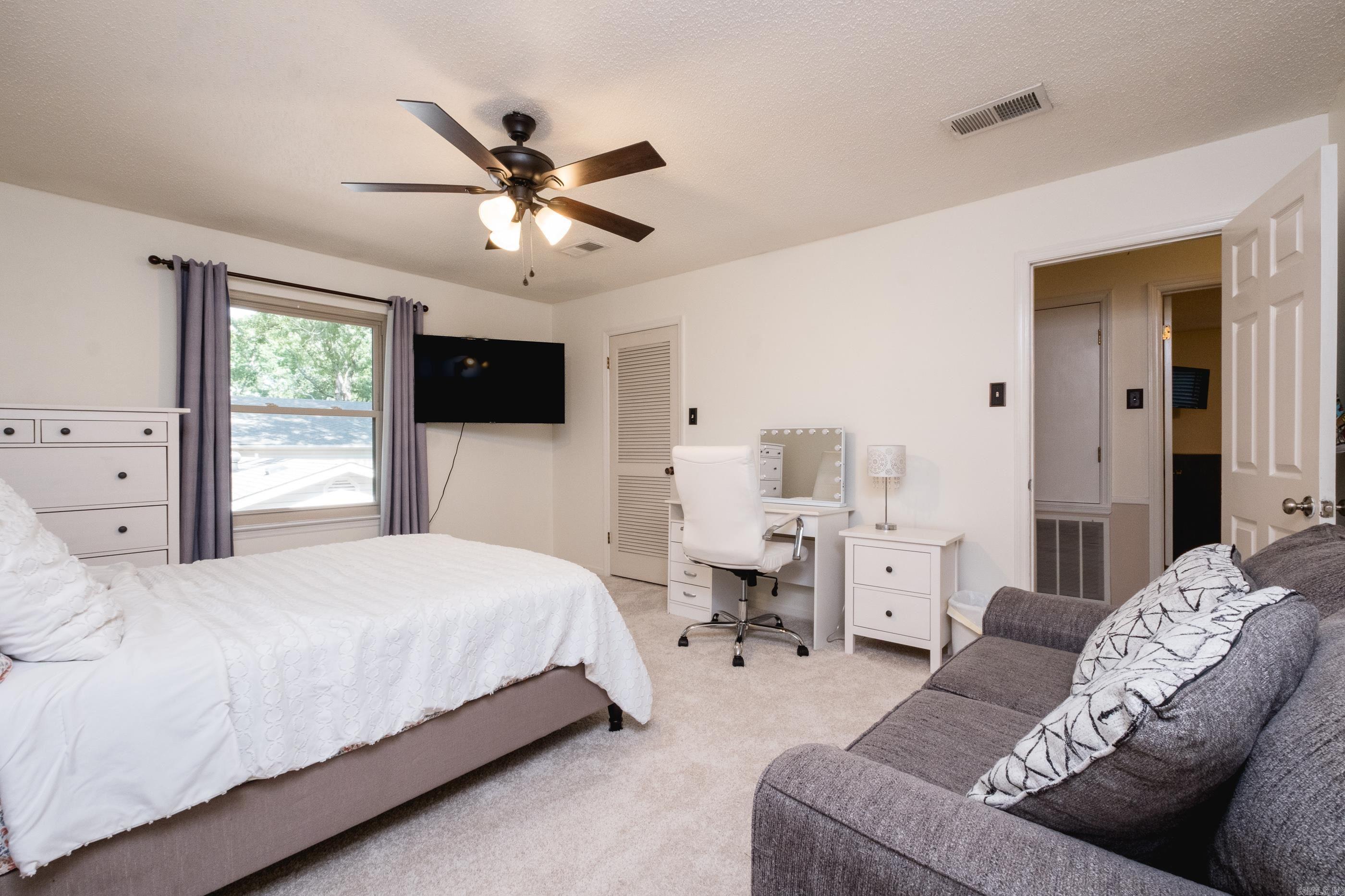 1817 Mill Creek Circle