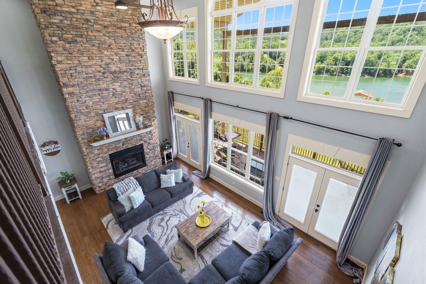 754 Peaceful Valley Road