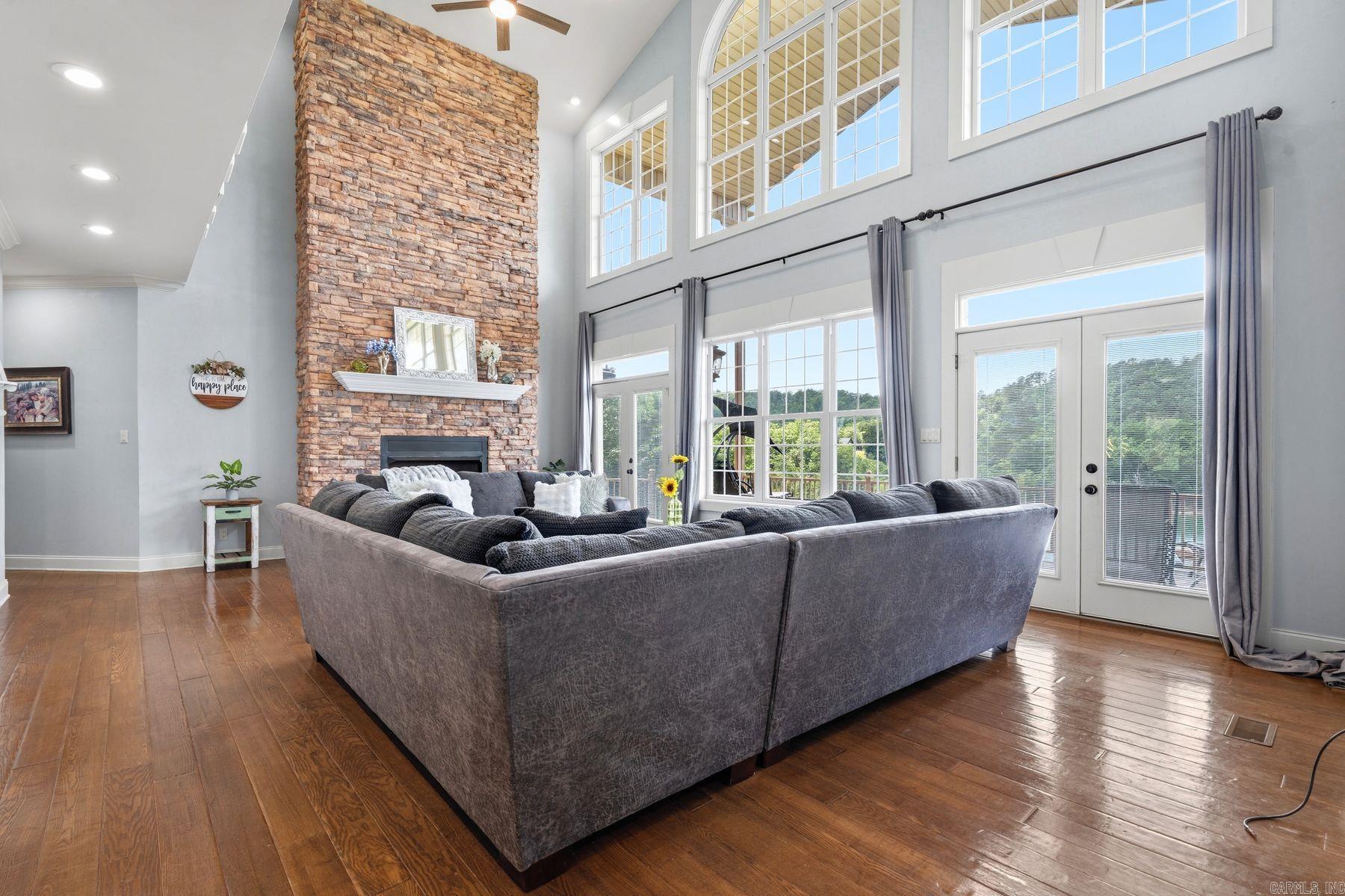 754 Peaceful Valley Road