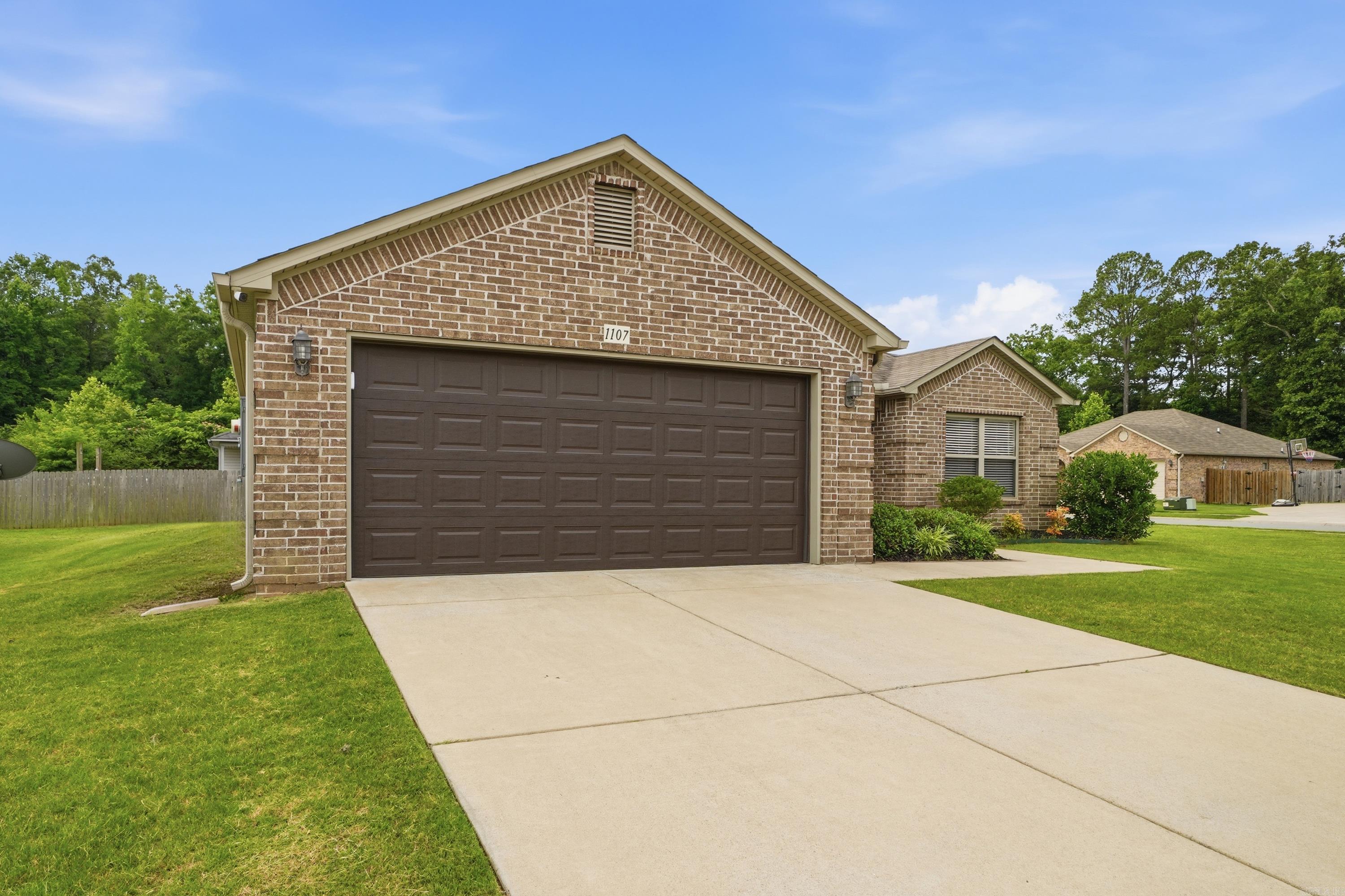 1107 Crossing Loop