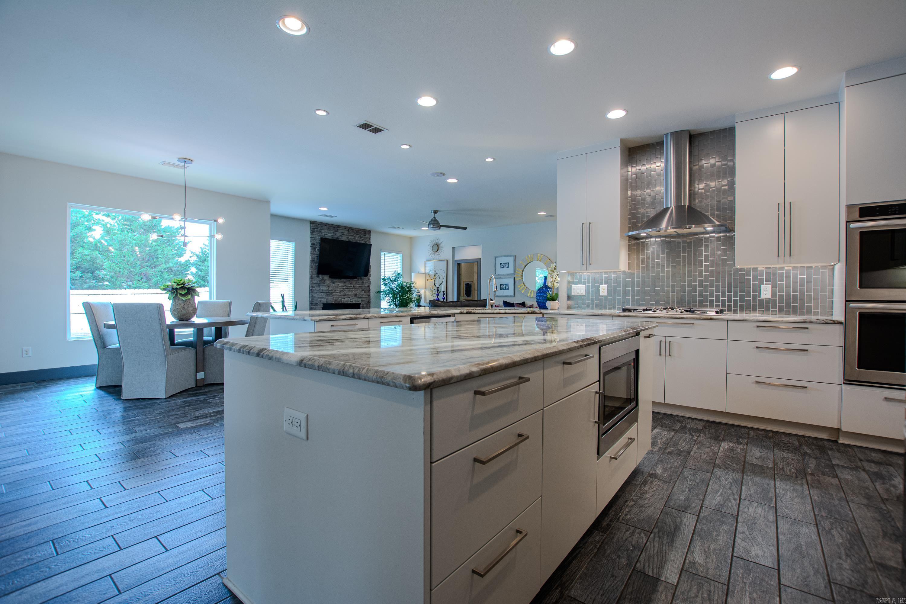 15 Cypress Lake Ct