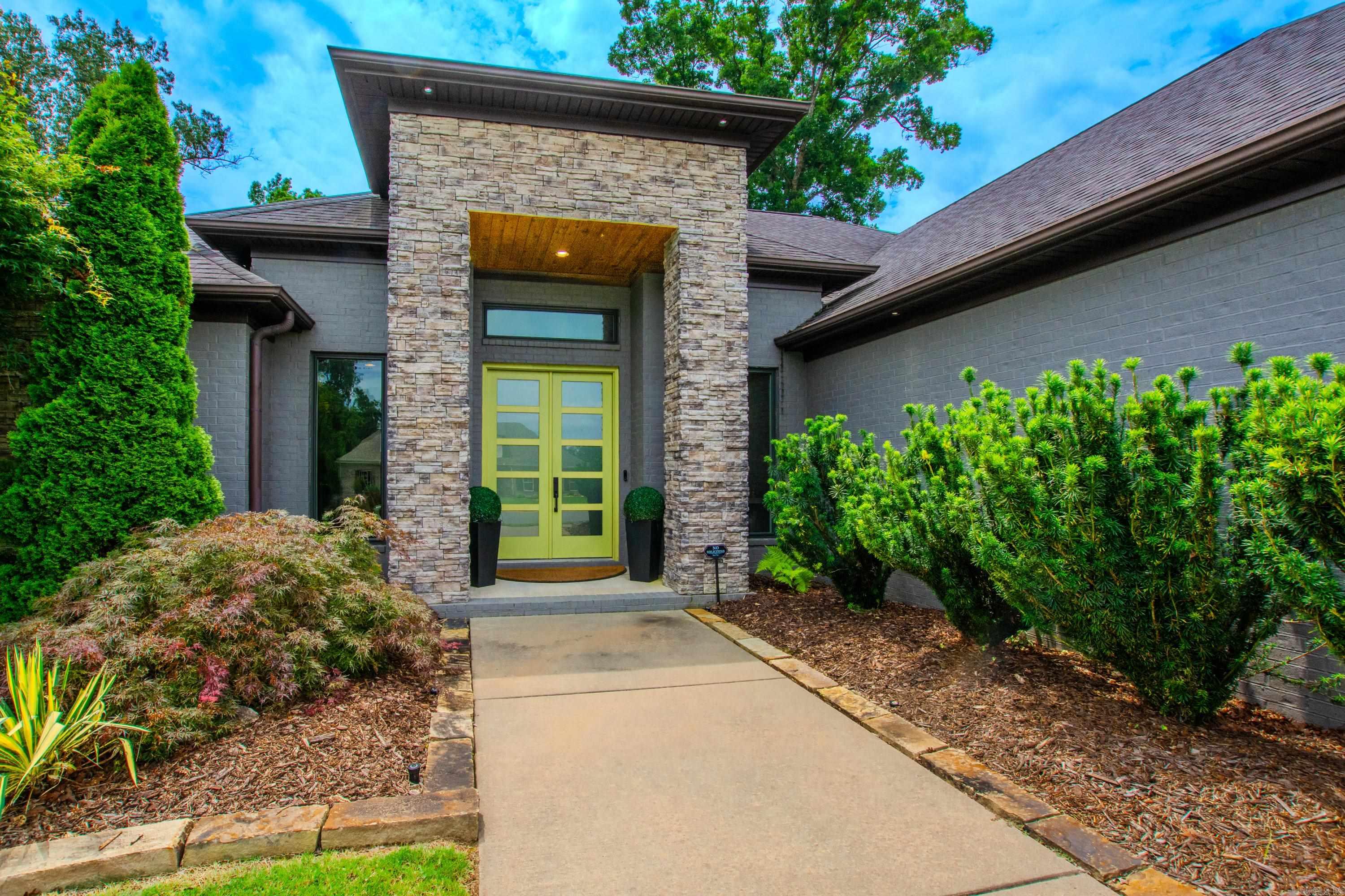15 Cypress Lake Ct
