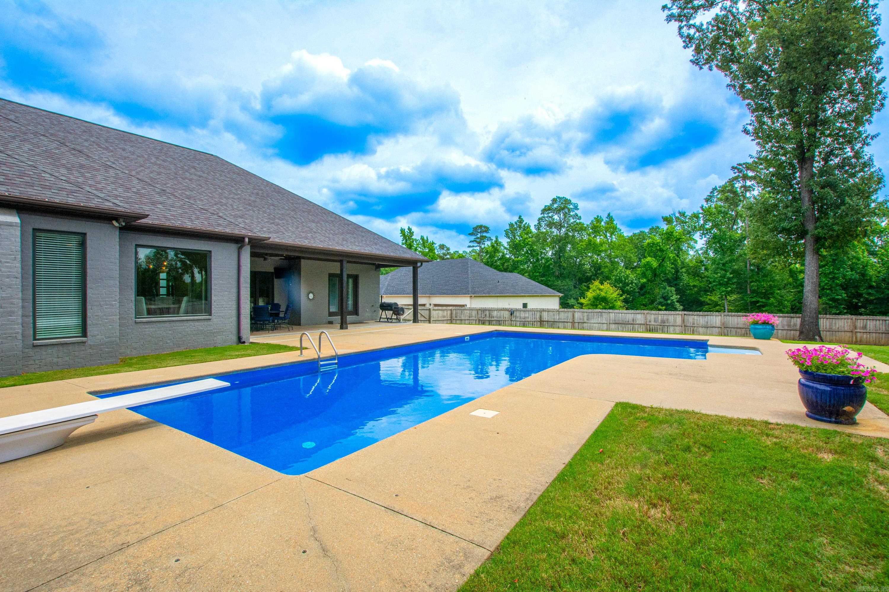 15 Cypress Lake Ct