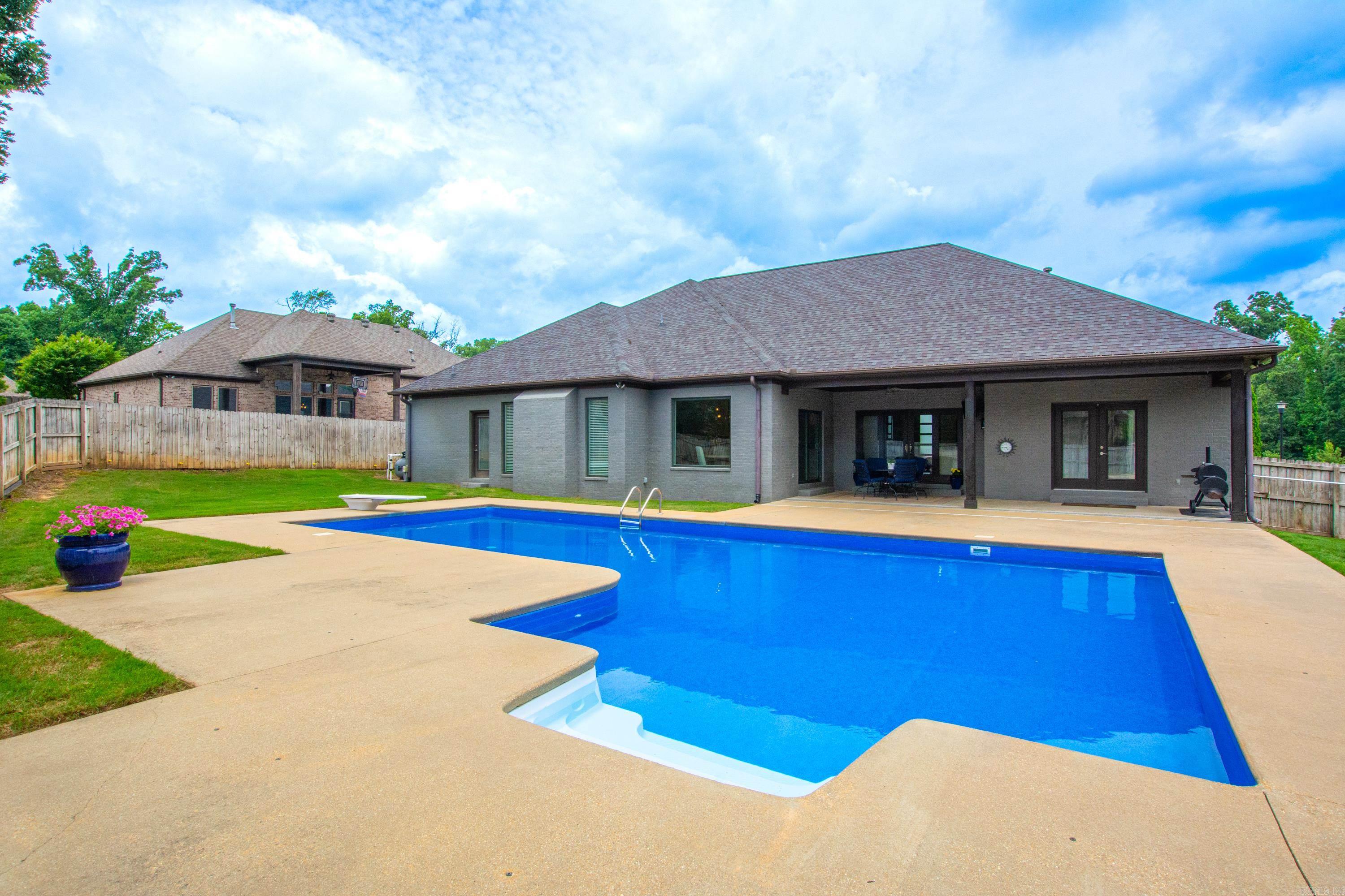 15 Cypress Lake Ct