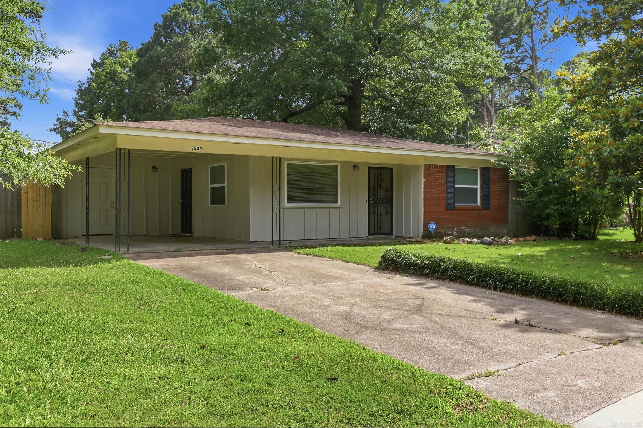 3809 Arapaho Trail
