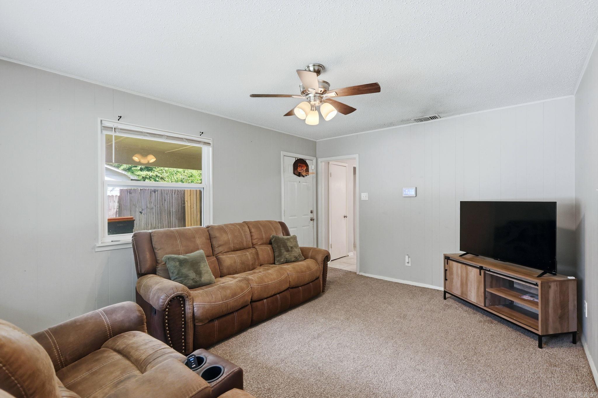 3809 Arapaho Trail