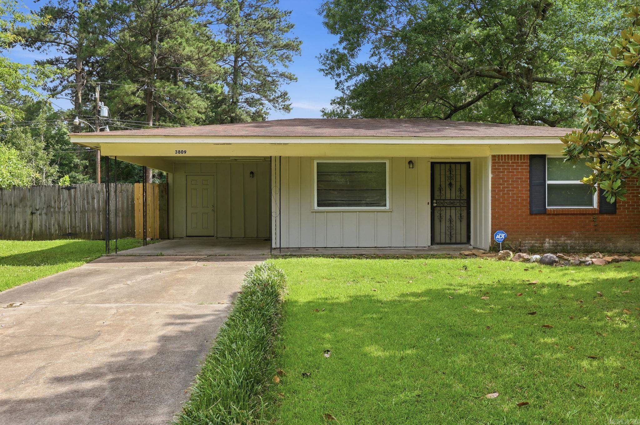 3809 Arapaho Trail