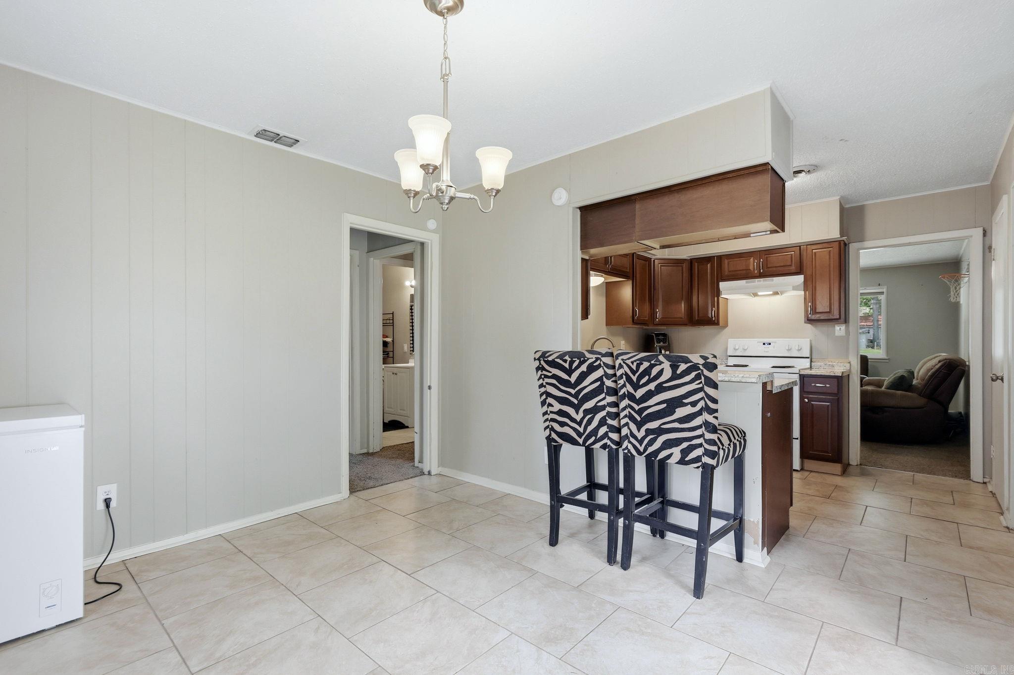 3809 Arapaho Trail