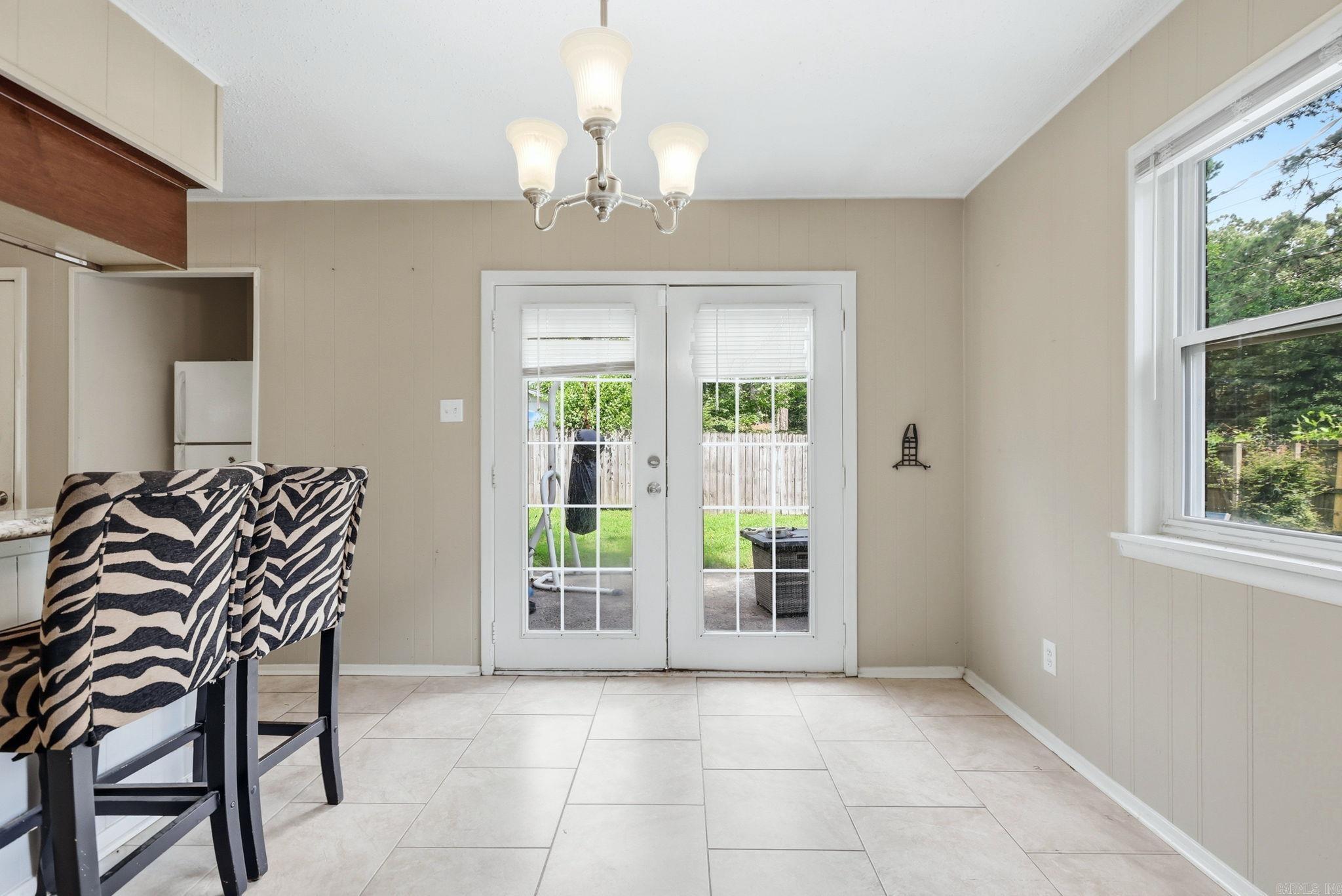 3809 Arapaho Trail