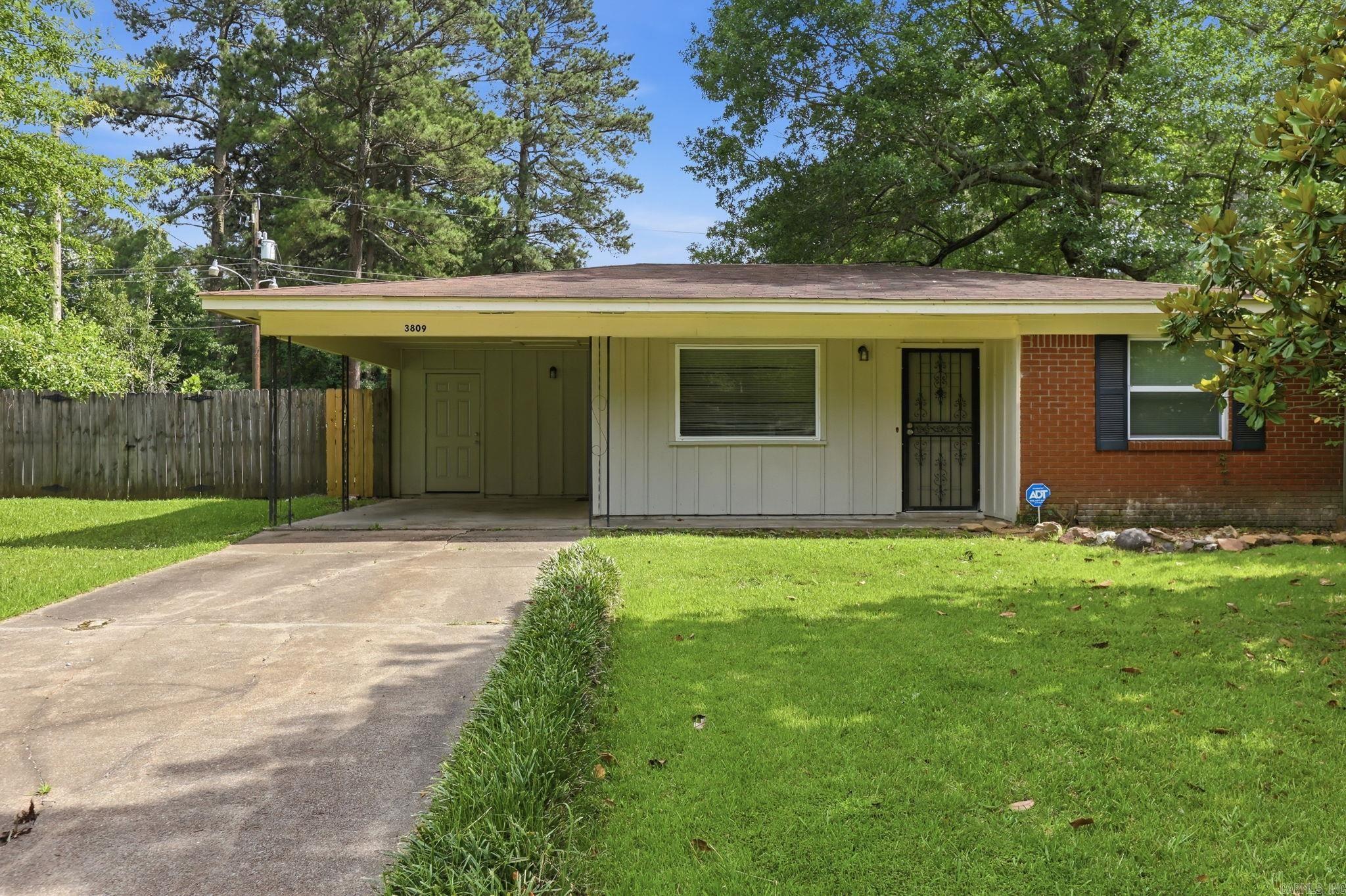 3809 Arapaho Trail
