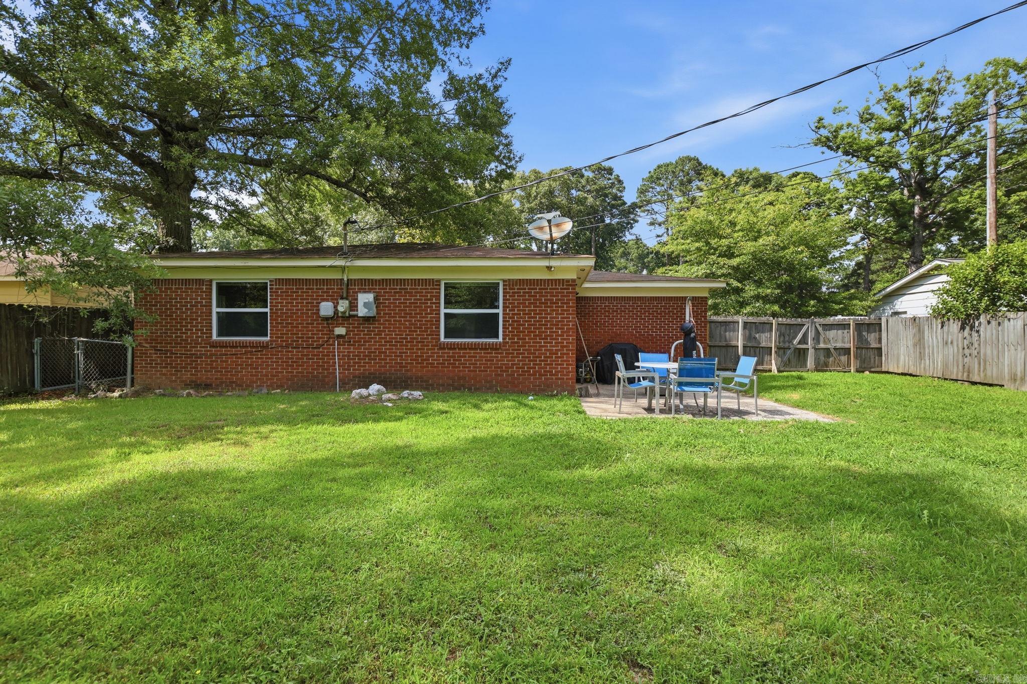 3809 Arapaho Trail
