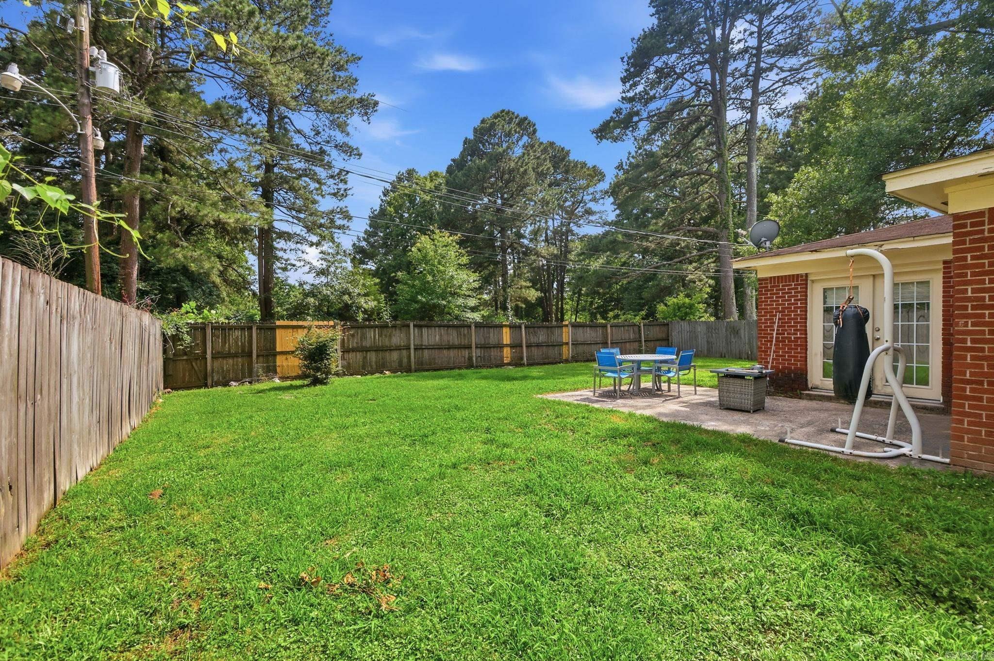 3809 Arapaho Trail
